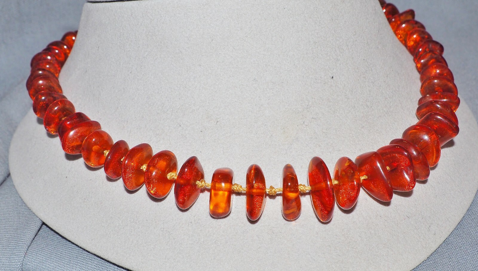 Amber Necklace, 77 cm 29 g
