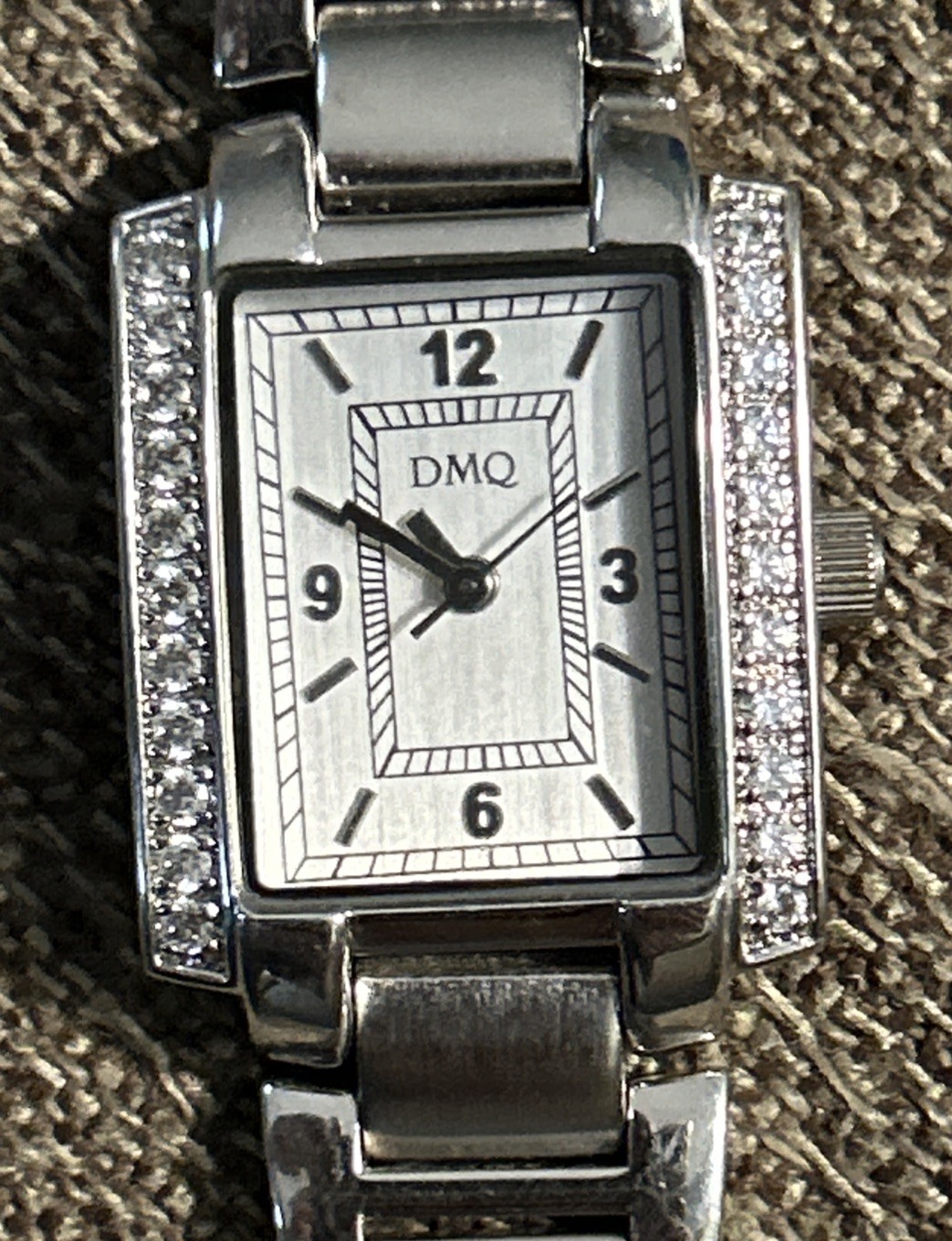 DMQ CZ Watch Silver Tone Crystals Woman’s Watch DQ/1115 Y121E NEW BATTERY
