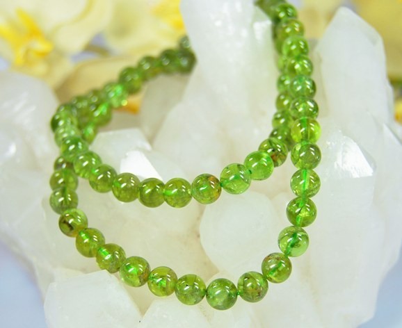 Healing Stone Gemstone Necklace Peridot Ball Shape Ø4mm 925 Silver Clasp