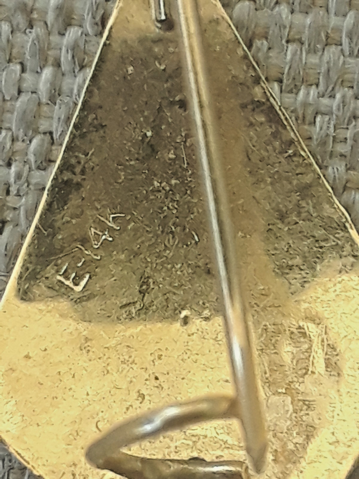 Vintage 14K Gold Kite Shape Dangle Earrings Etched 0.95g
