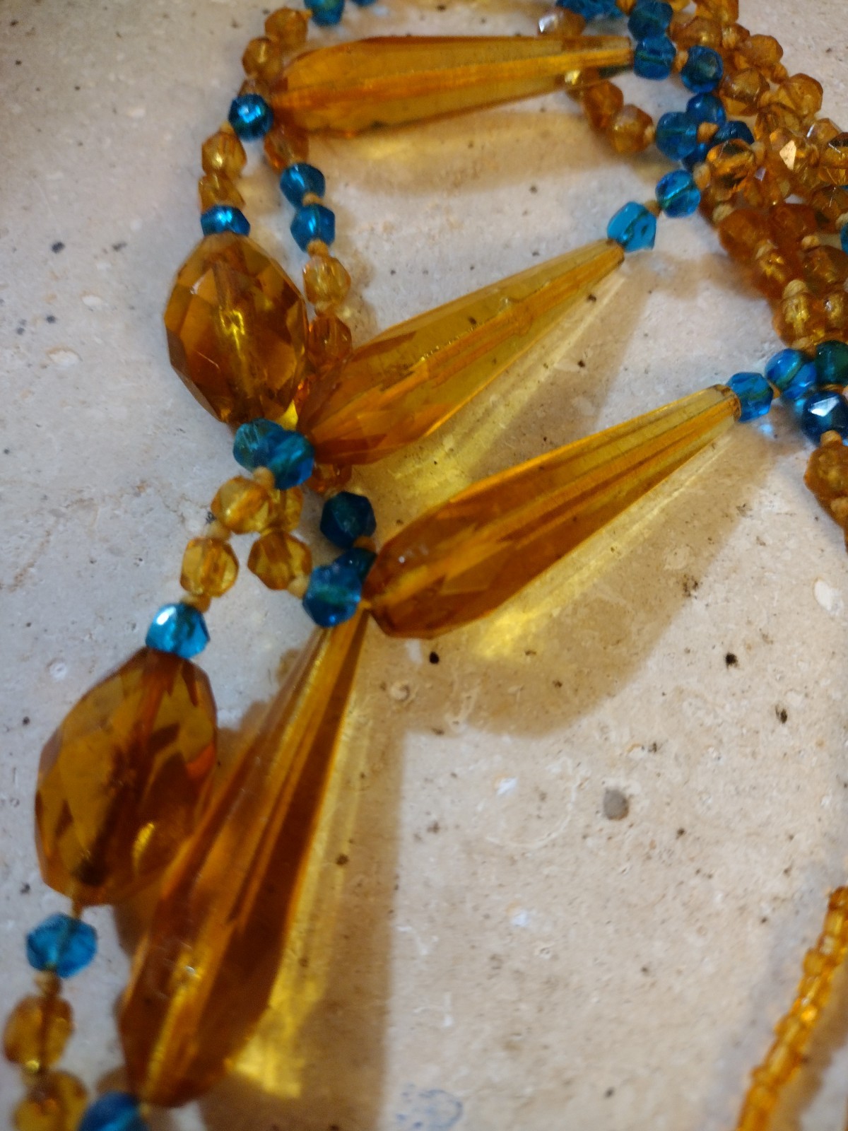 Authentic 1920s Art Deco Hand-Knotted Molded Glass Sautoir Flapper Necklace