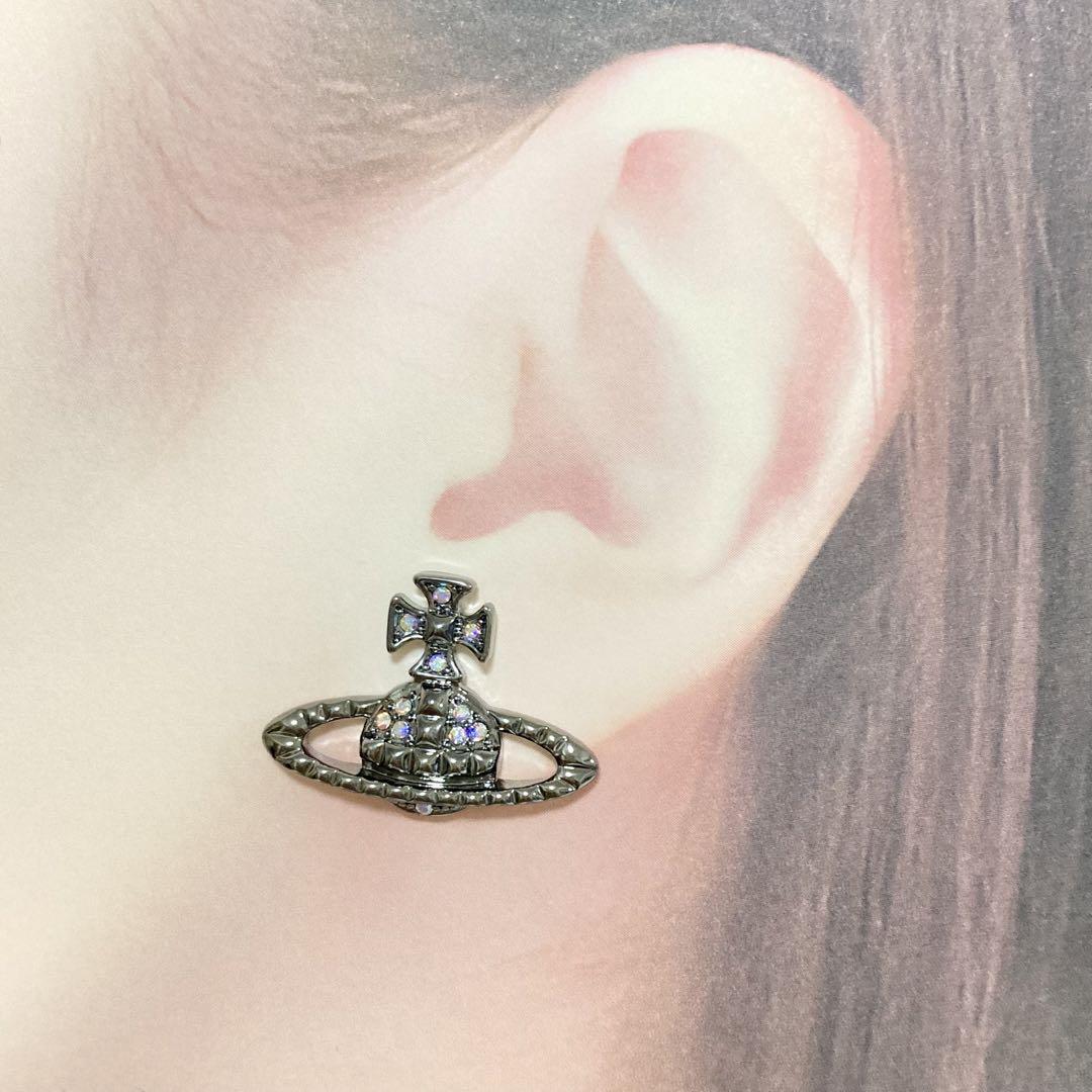 Vivienne Earrings Pierce Orb gunmetal Crystal w/Pouch IN BOX