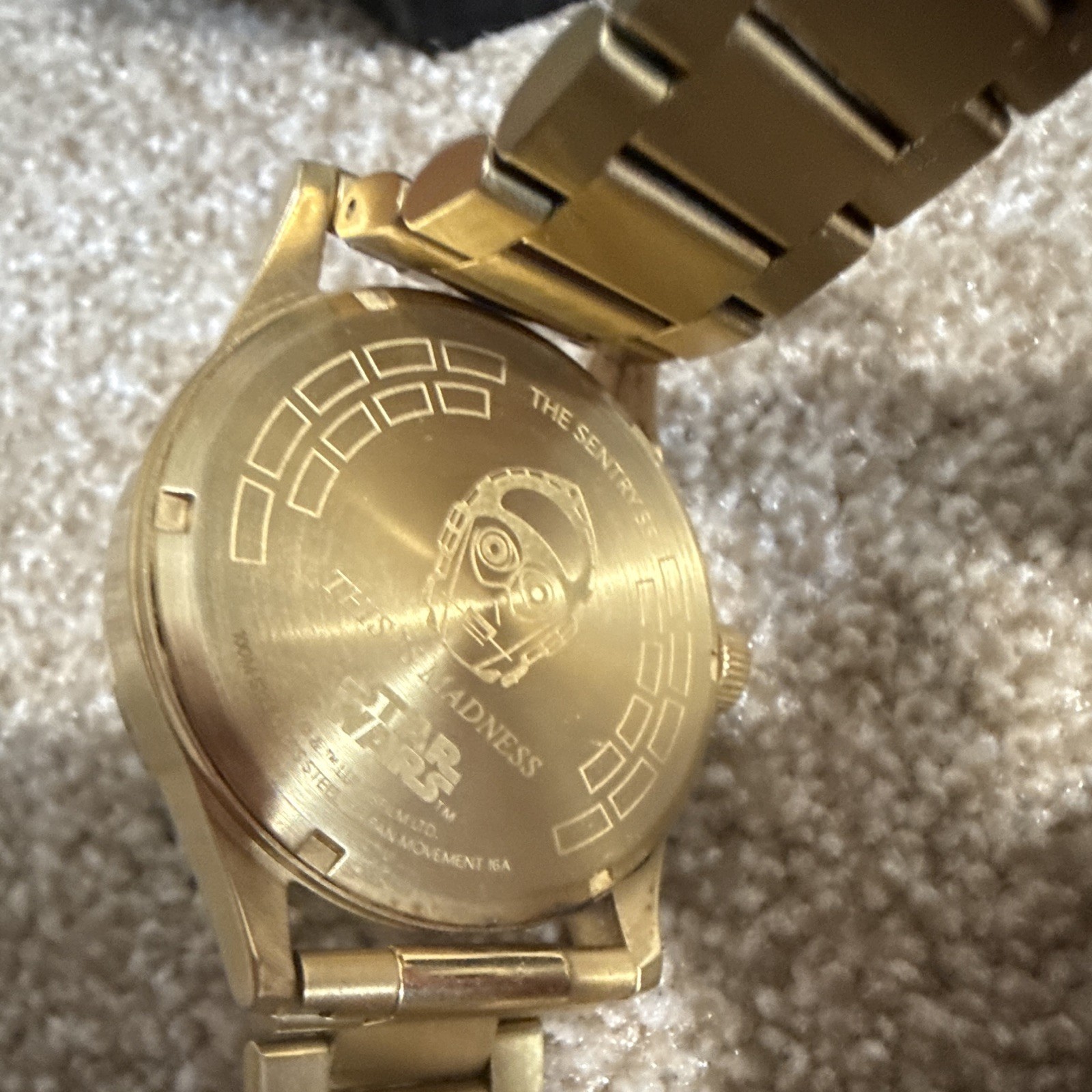 Nixon Star Wars The Sentry C-3PO Quartz Gold Tone SS Watch 42mm 100m Box