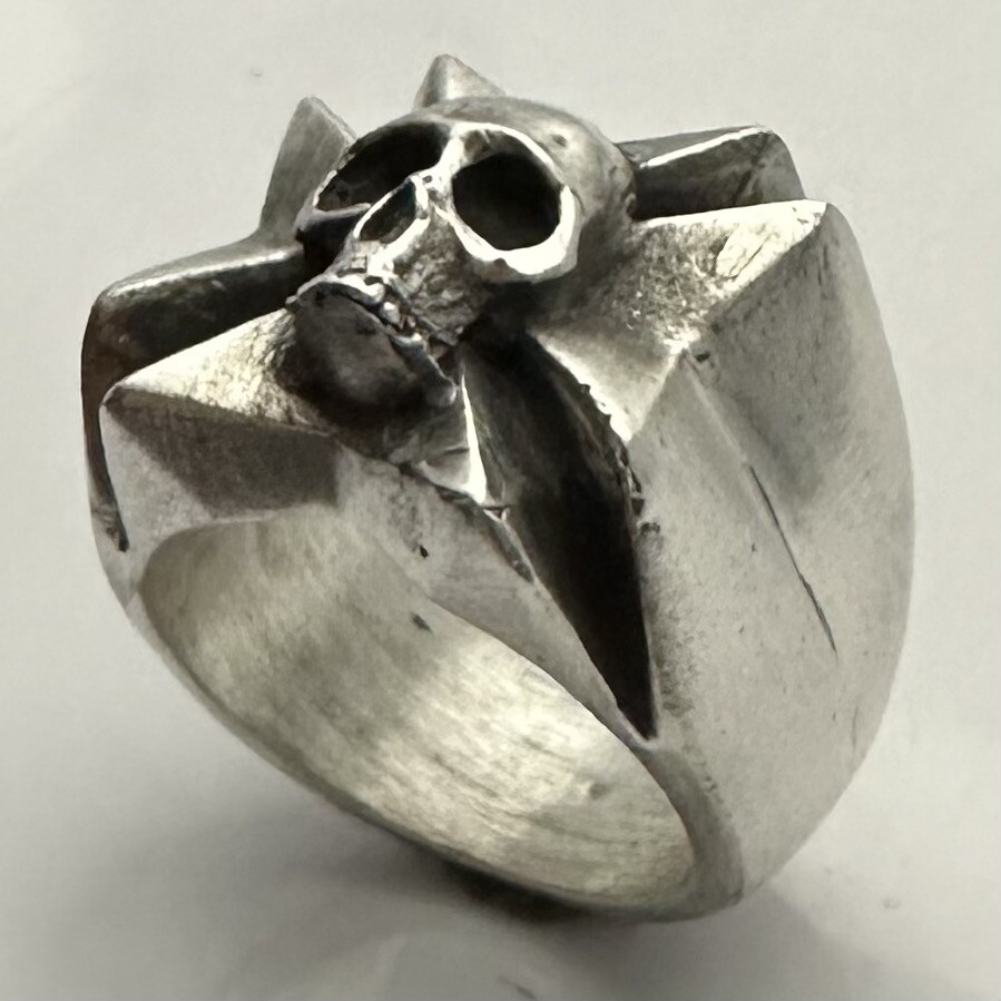 MJG STERLING SILVER.MALTESE CROSS SKULL RING. 21MM SQ. 38 GR. WARHAMMER Sz. 10