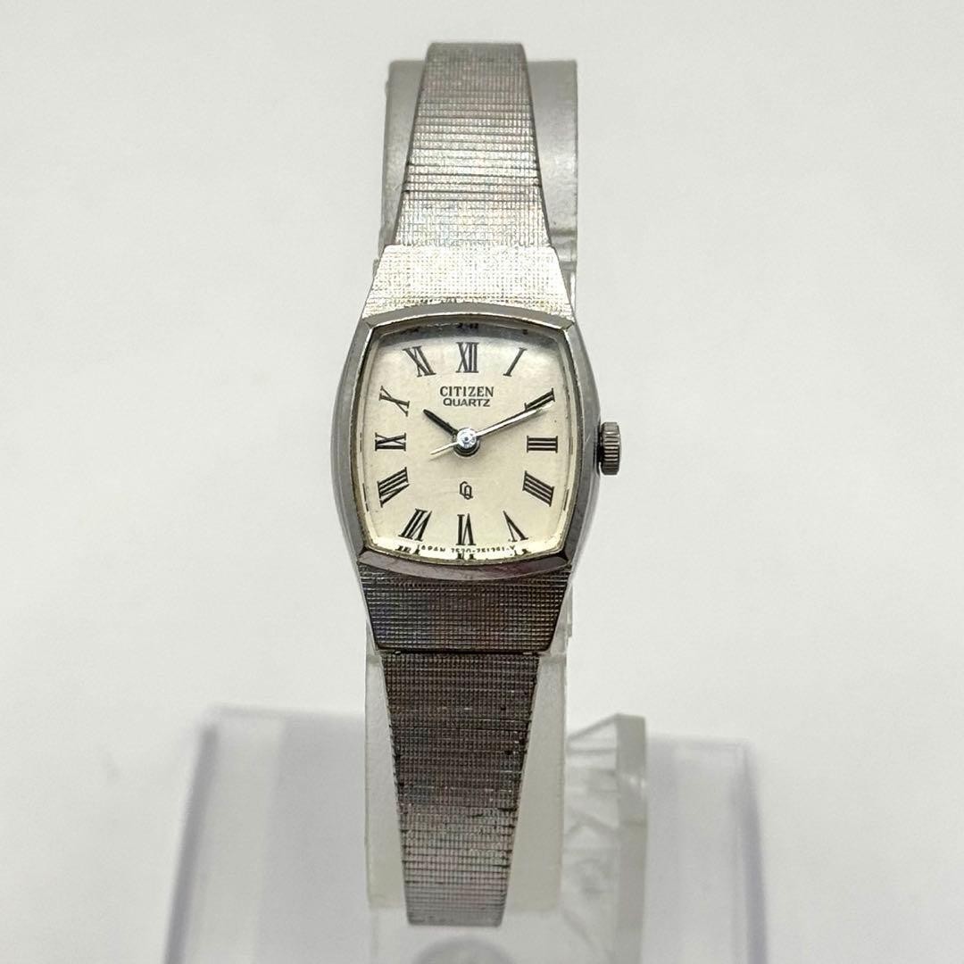 Excellent condition working item CITIZEN quartz new battery silver square bracel
