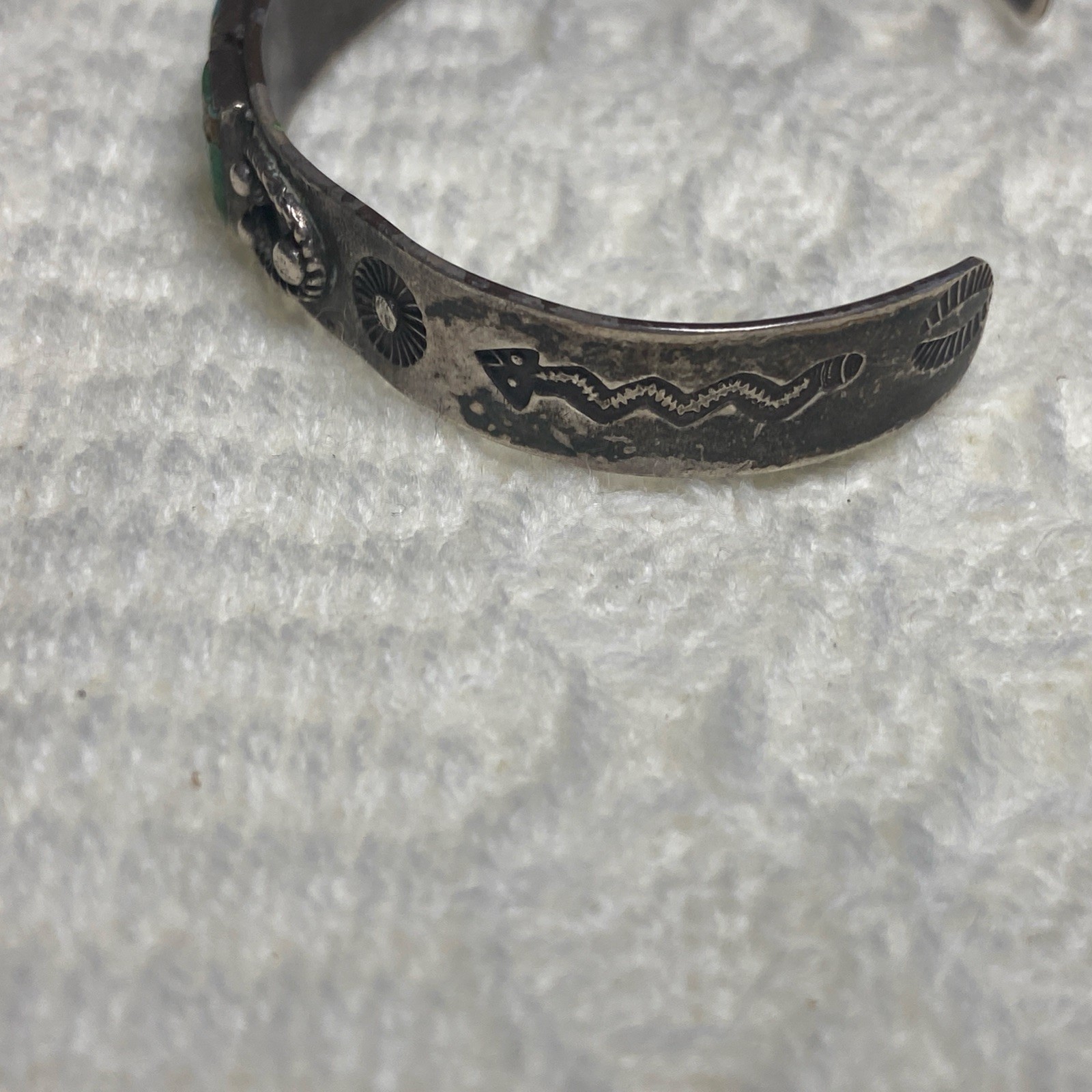 VTG Fred Harvey Era Navajo Lizard Stamped Turquoise 93% Silver Cuff Bracelet