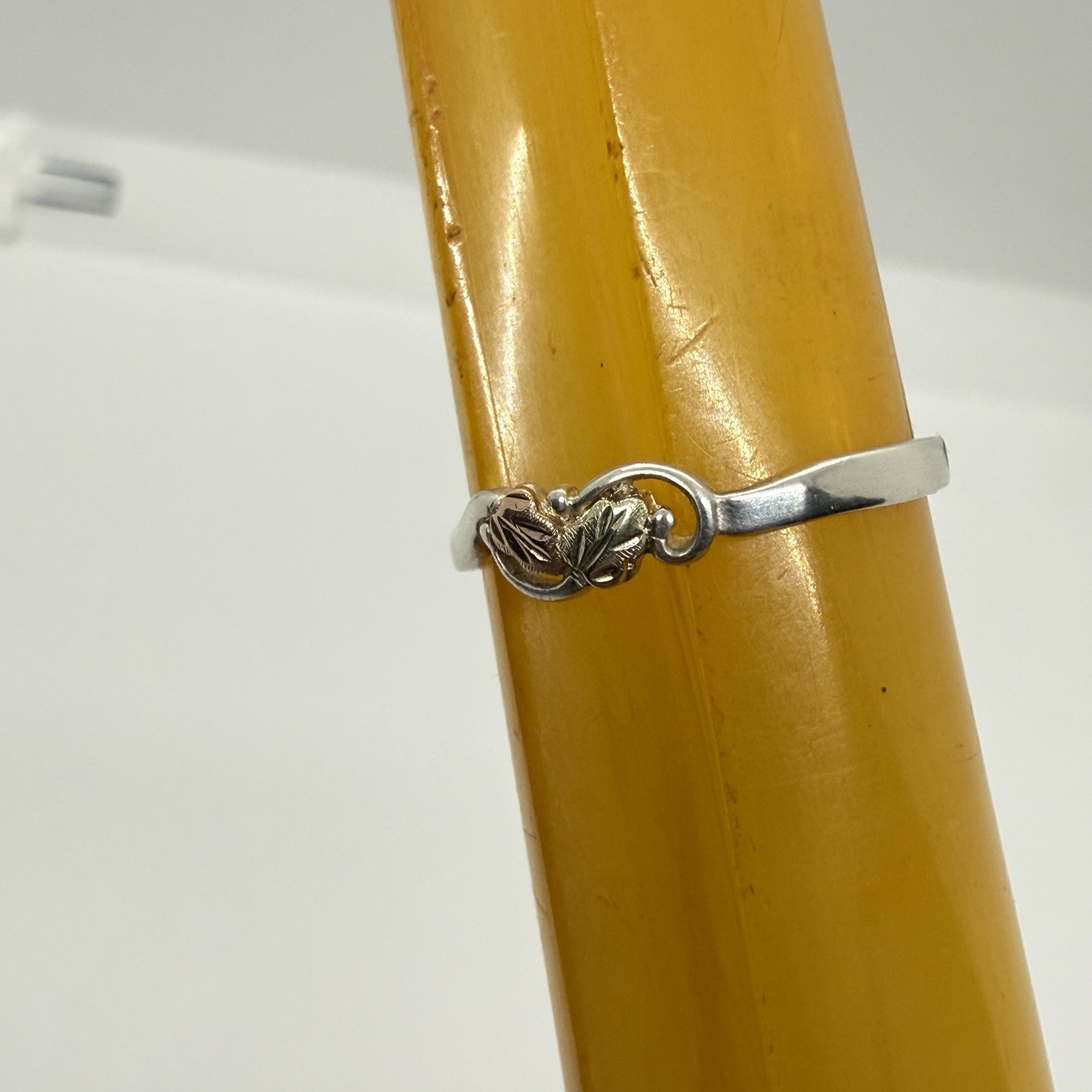 Landstrom’s Black Hills Gold Women’s Freeform Bypass Ring 12K Tri-Color Leaf 9.5