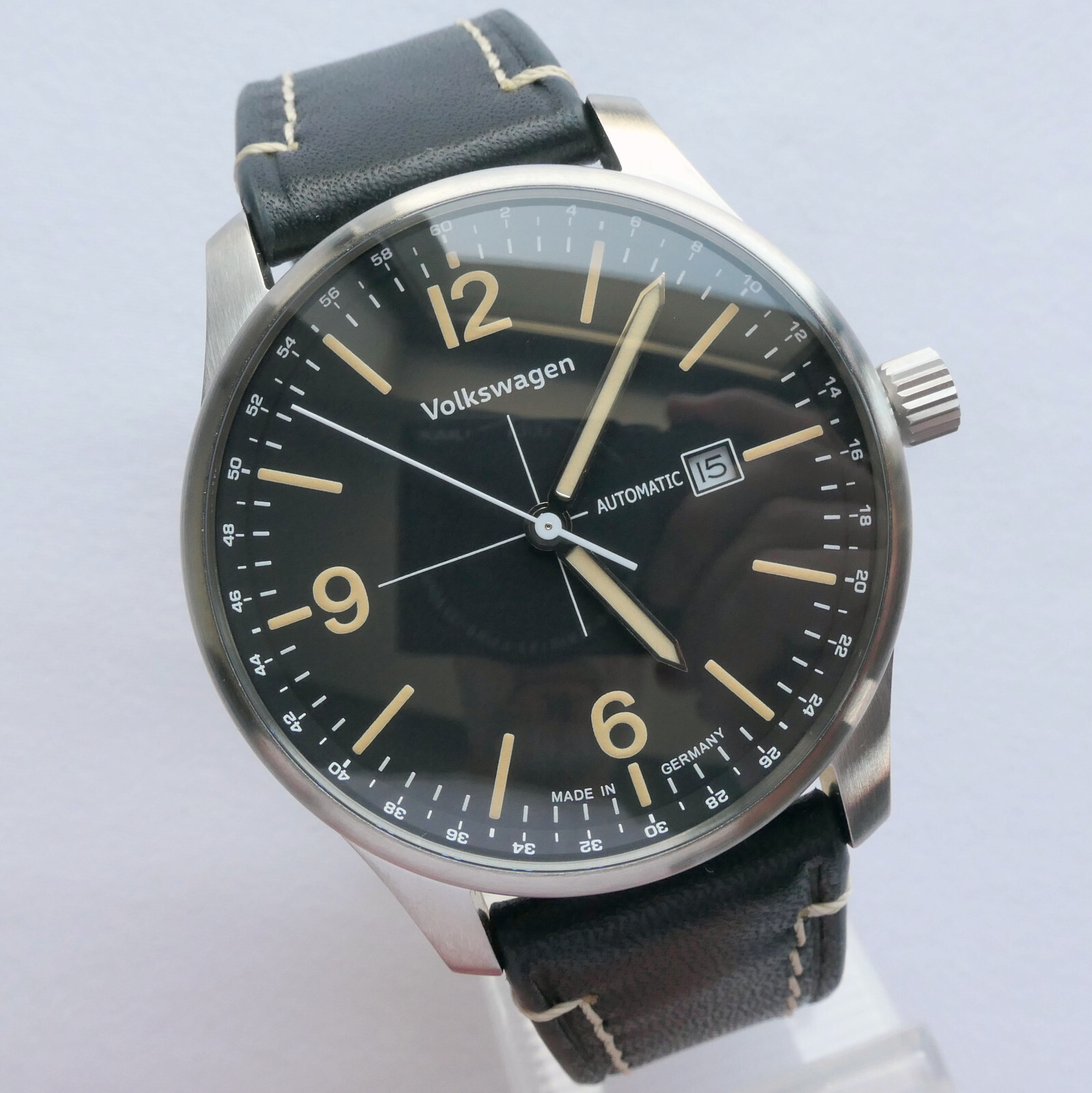 Volkwagen Classic Beetle Bug Car Accessory Aviator Pilot Driver Automatic Watch