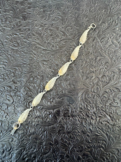 Vintage Silver Tone Leaf Link Bracelet 7.75″ Feather Nature Design Fold Over Cla
