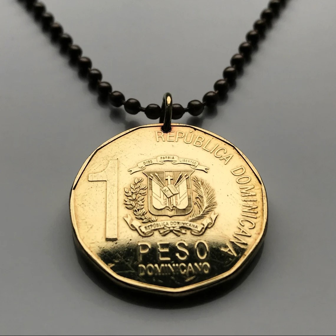 Dominican Republic 1 Peso coin pendant Santo Domingo Santiago Quisqueya n003335