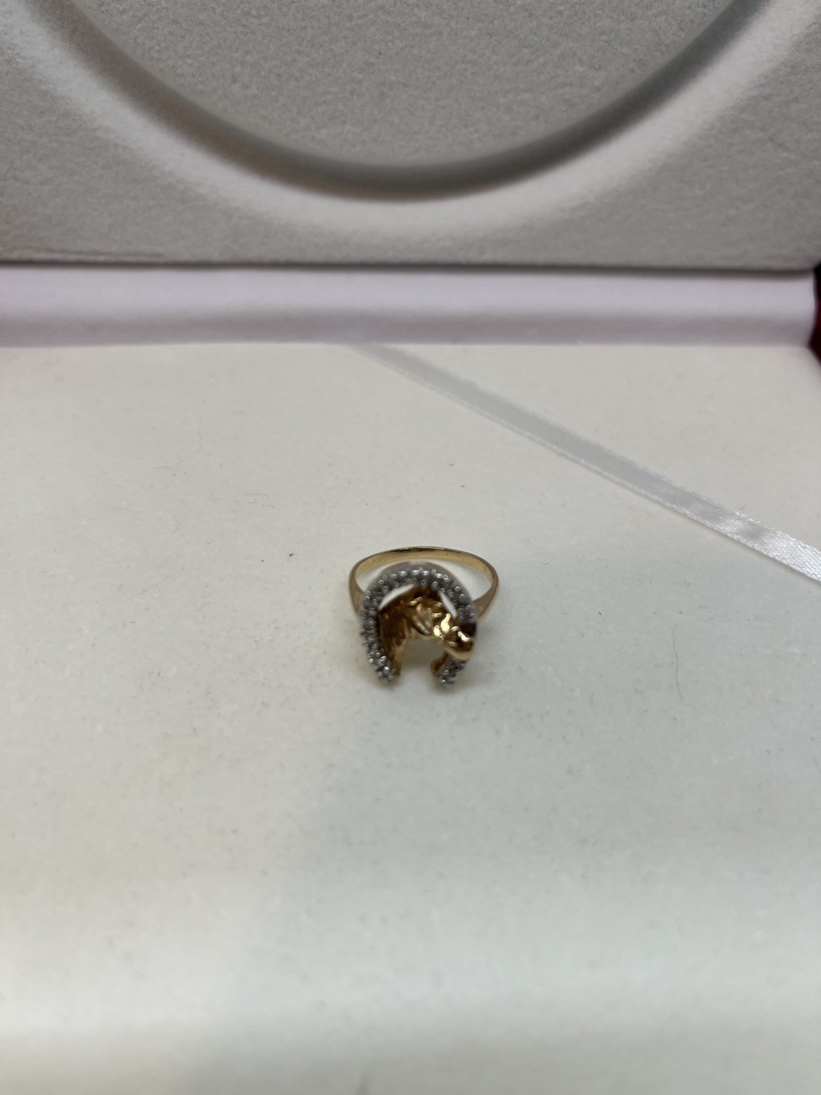 14K Yellow Gold Diamond Horse and Horseshoe Ring .12ctw Weight is 4.40 grams