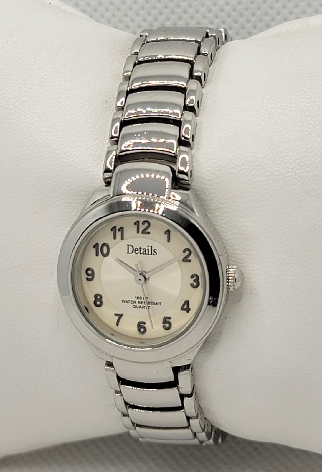 Ladies Details Casual Round Silver Tone Link Bracelet Analog Watch I5