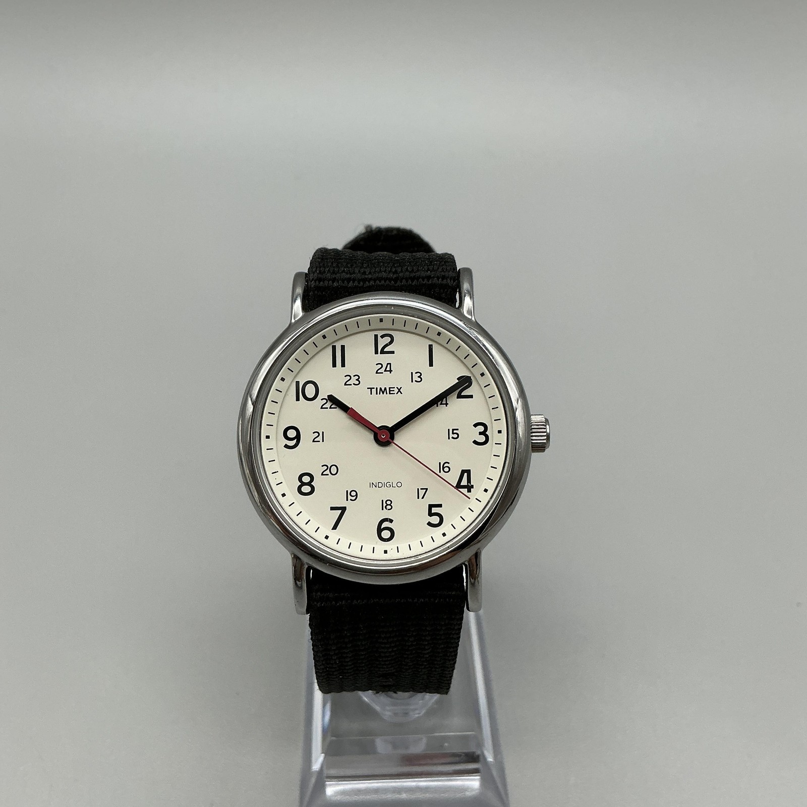 Timex Weekender Indiglo WR 30M Mens Watch 38mm Cream Dial Black Nylon Strap