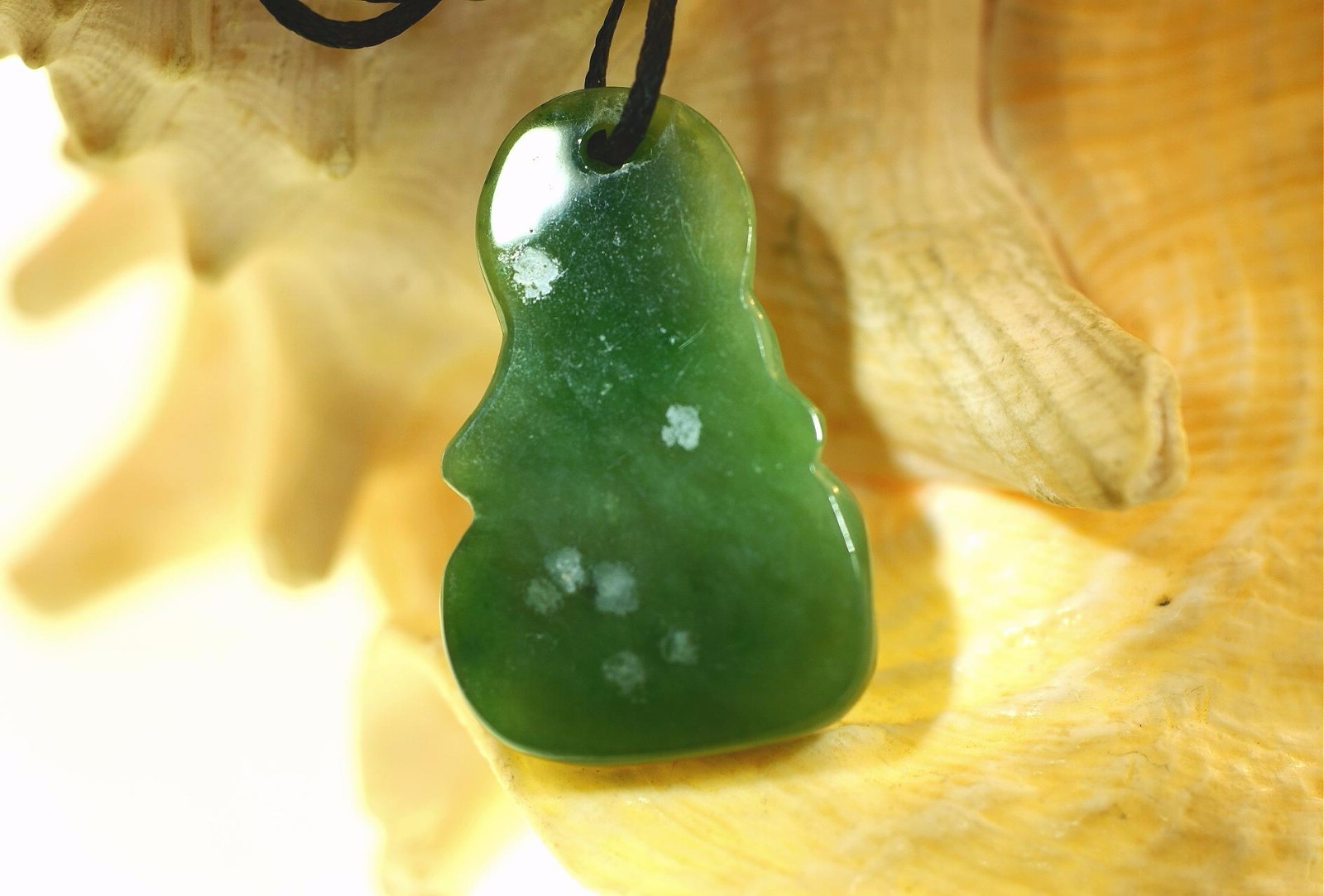 25.5MM MASTER-CARVED CHINESE GUANYIN GODDESS OF MERCY NEPHRITE JADE NECKLACE #1