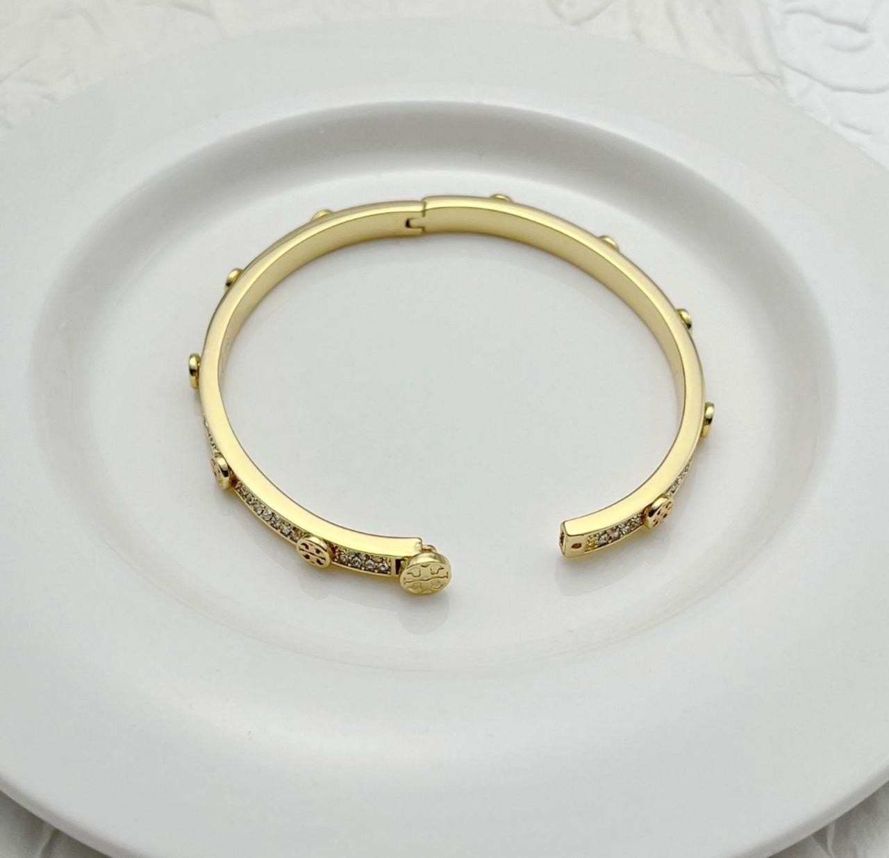 New Tory Rinestone Gold Bangle Bracelet Width 5.7cm , hight 5cm