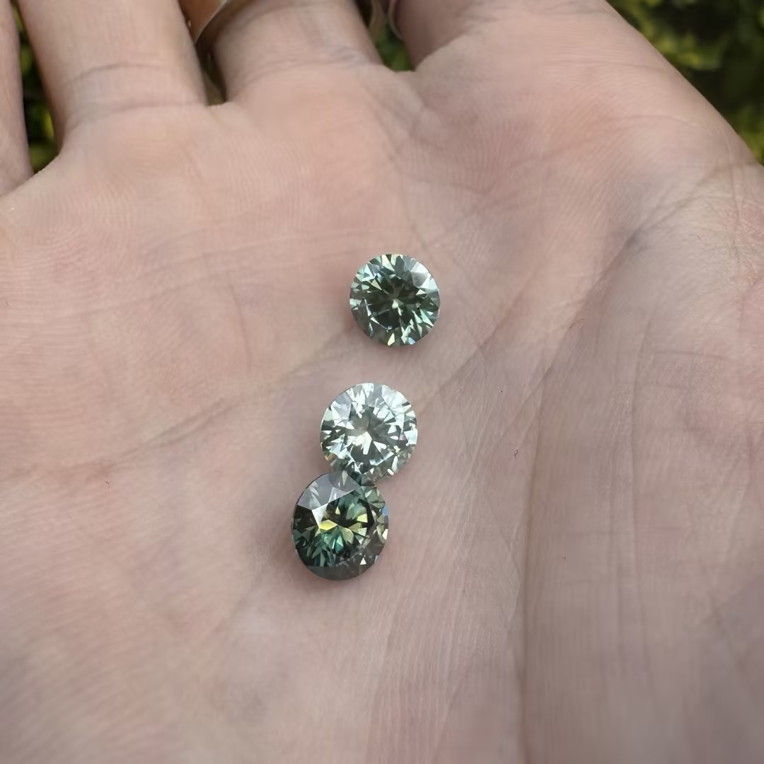 Wholesale VVS1 Moissanite Stones green 5-9mm Round Cut for Earring Jewelry Stone