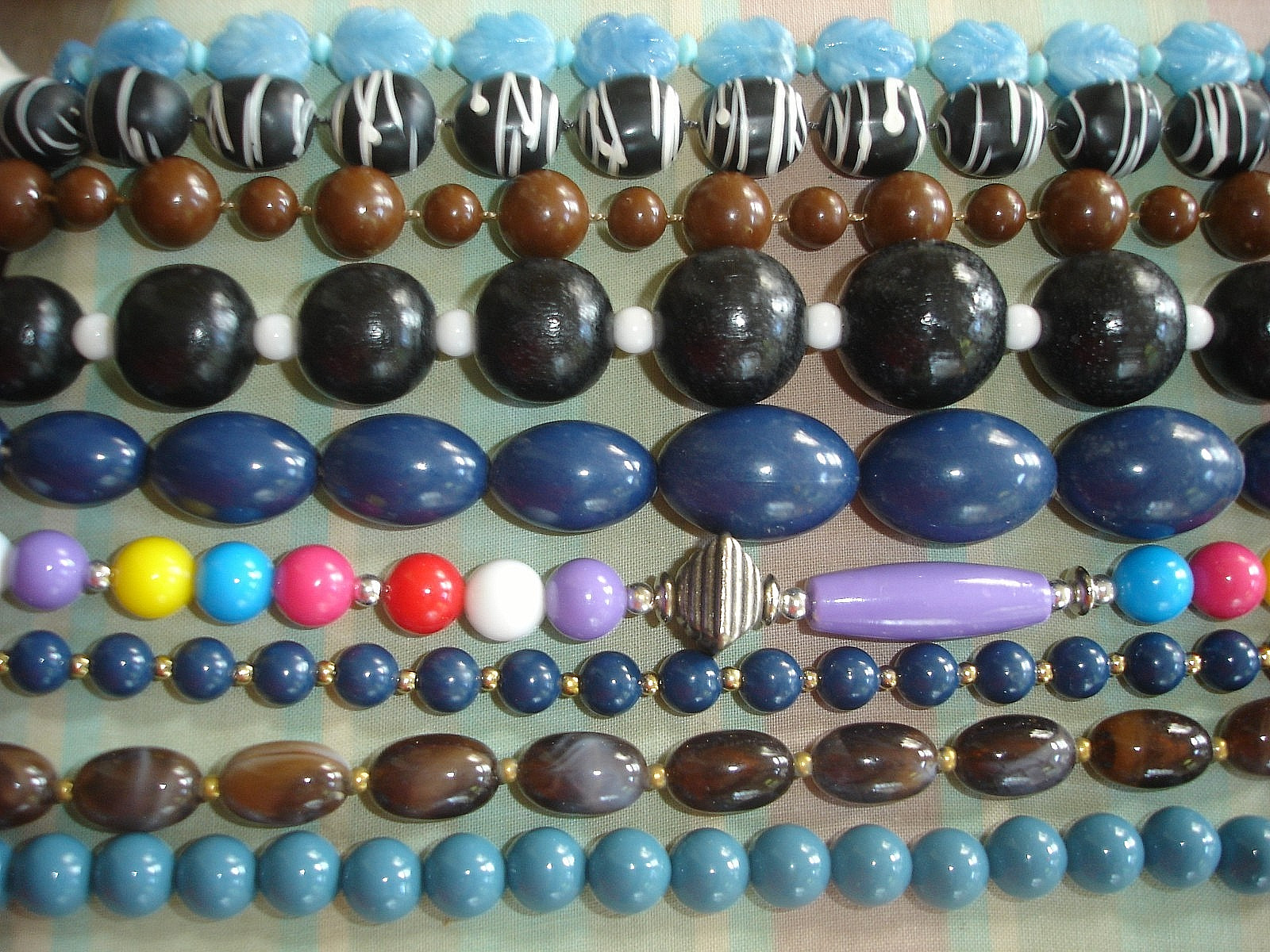 Vintage LOT 9 BEAD Necklaces- Multicolor, Blue, Brown, Black & White-Some Chunky