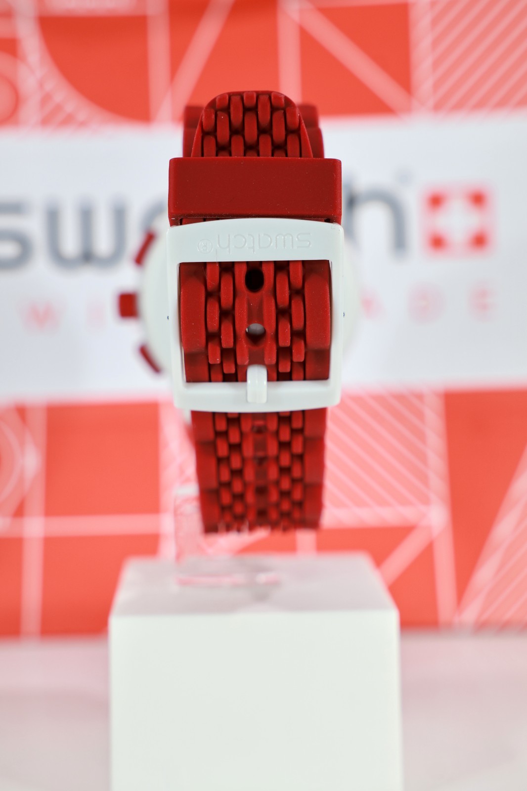 New Limited Swiss Swatch Red Track 42MM Light Gray with Multicolored Point Date