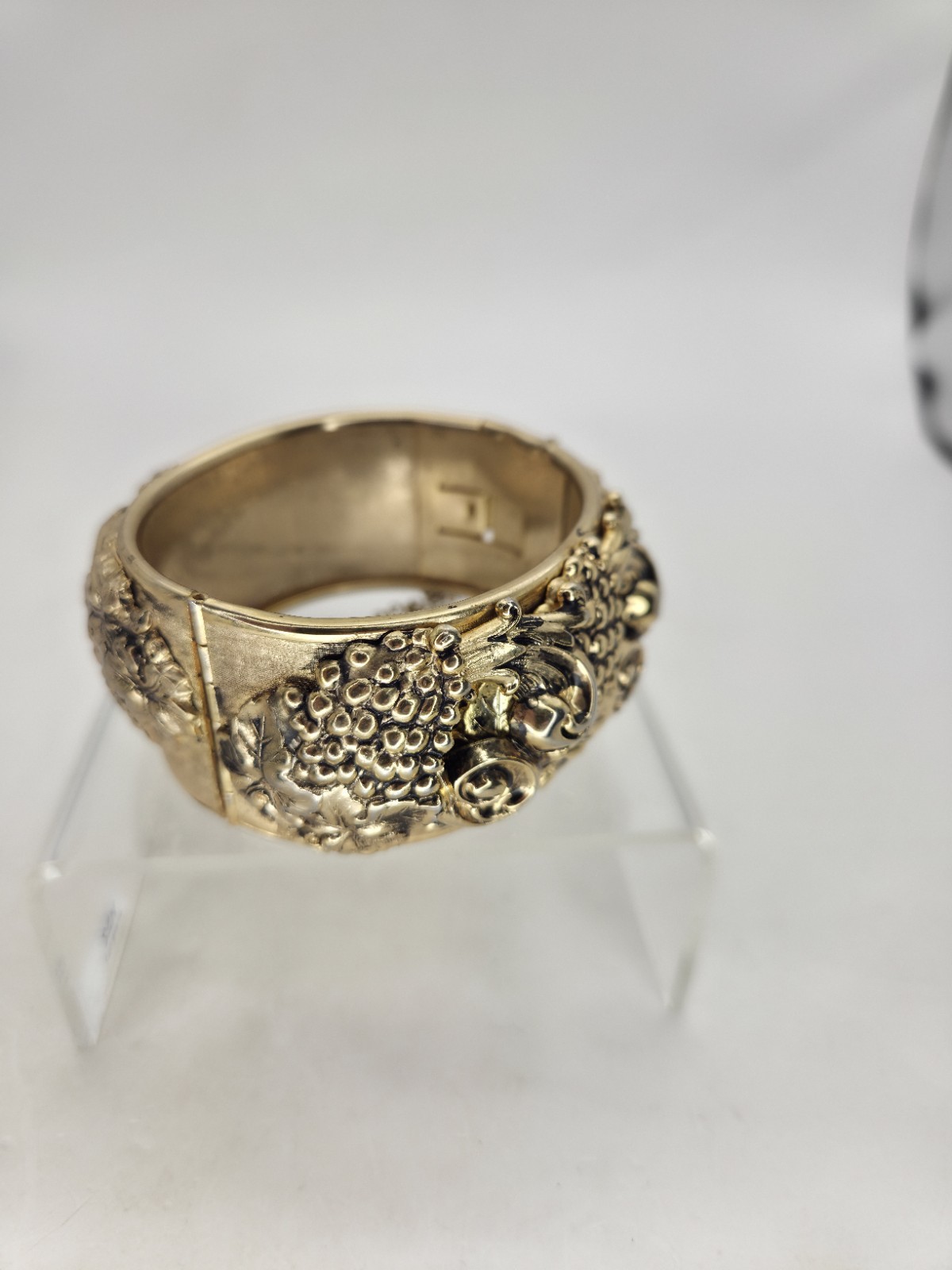 Vtg Repousse Nouveau Grapes Hinged Cuff Bracelet Sz 6.75″ Chunky Gold Filigree