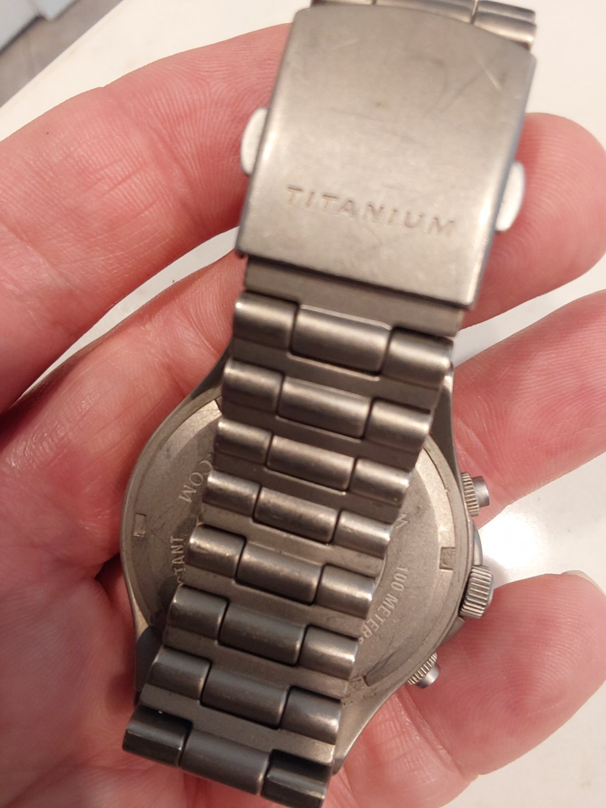 GUESS Waterpro Titanium Chronograph 50 Meters / 165 Feet Watch VTG – Needs Batt.