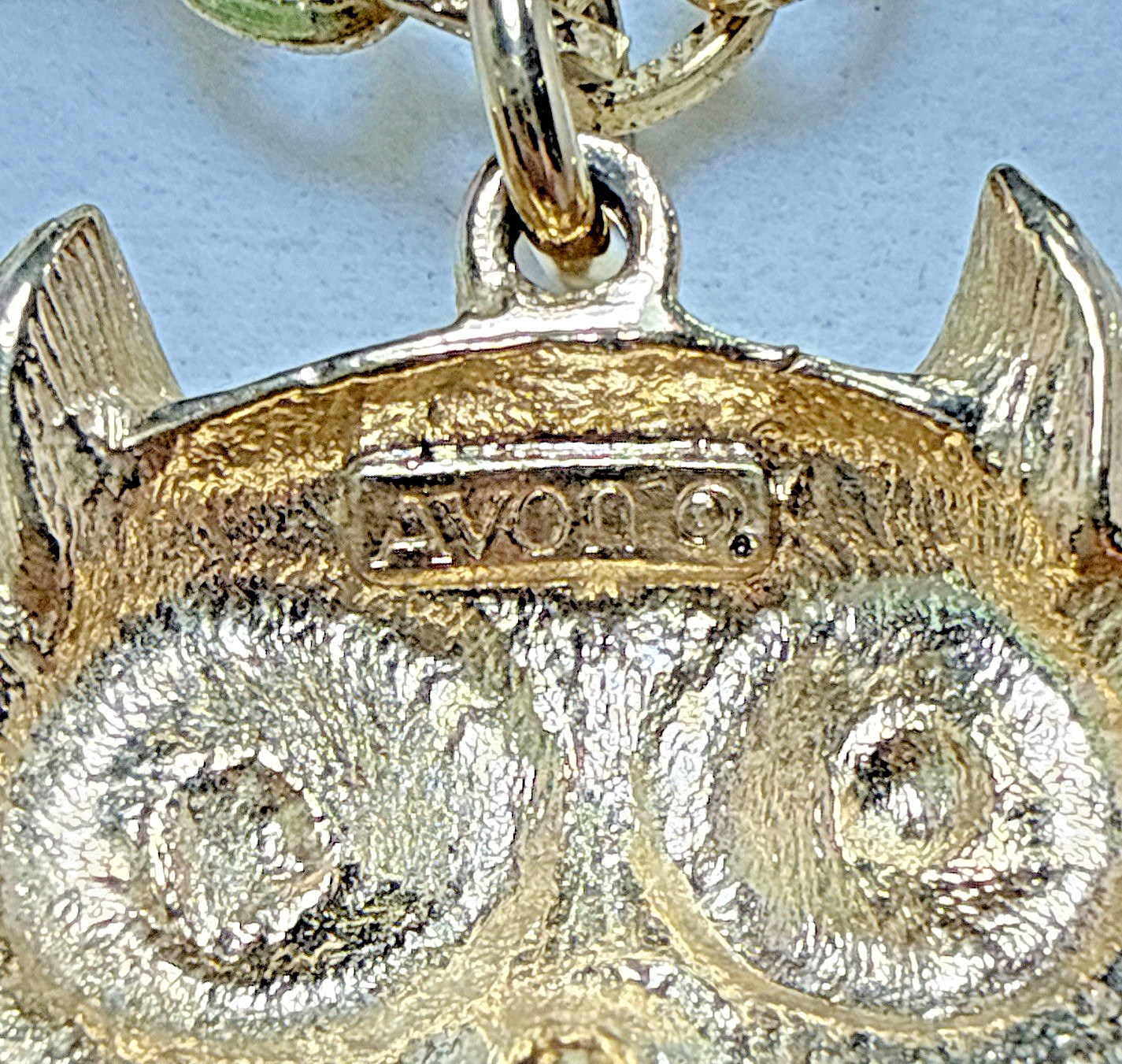 Vintage Avon Wise Guy Owl Articulated Movable Pendant Long Chain Necklace