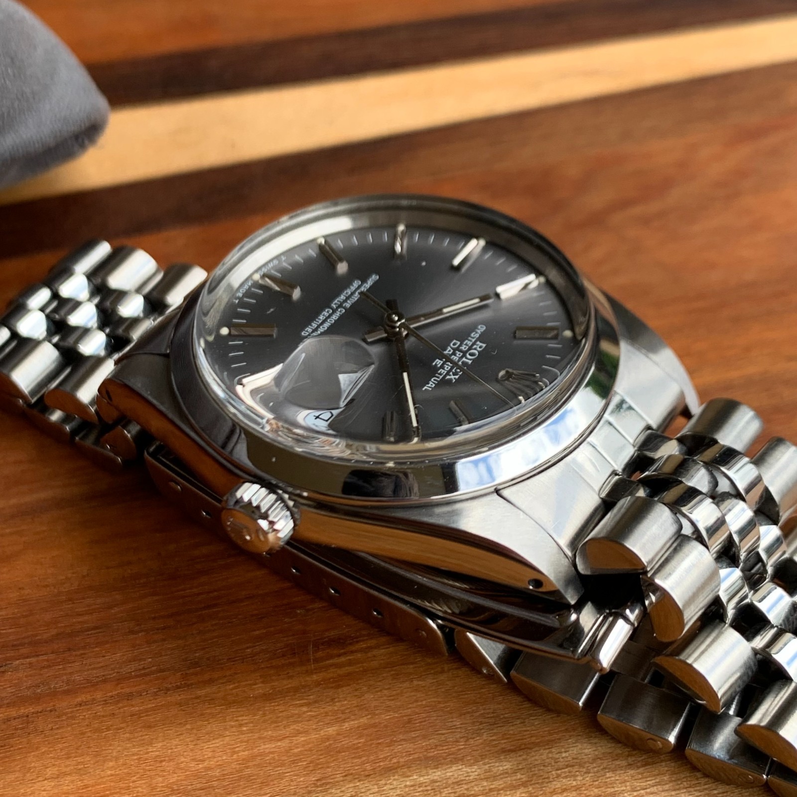 Rolex Oyster Perpetual Date Ref. 15000 Grey Dial Automatic Wristwatch