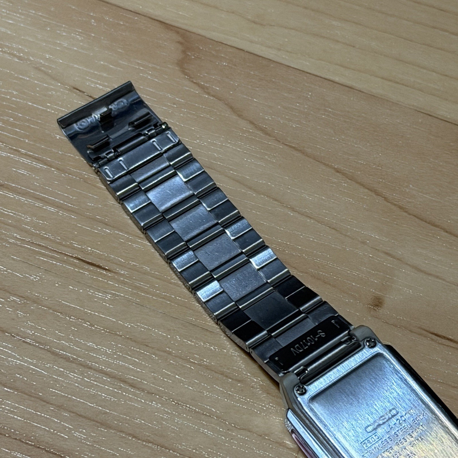 Casio LA-201W Vintage Silver Display Illuminator Futurist Digital Watch LA201
