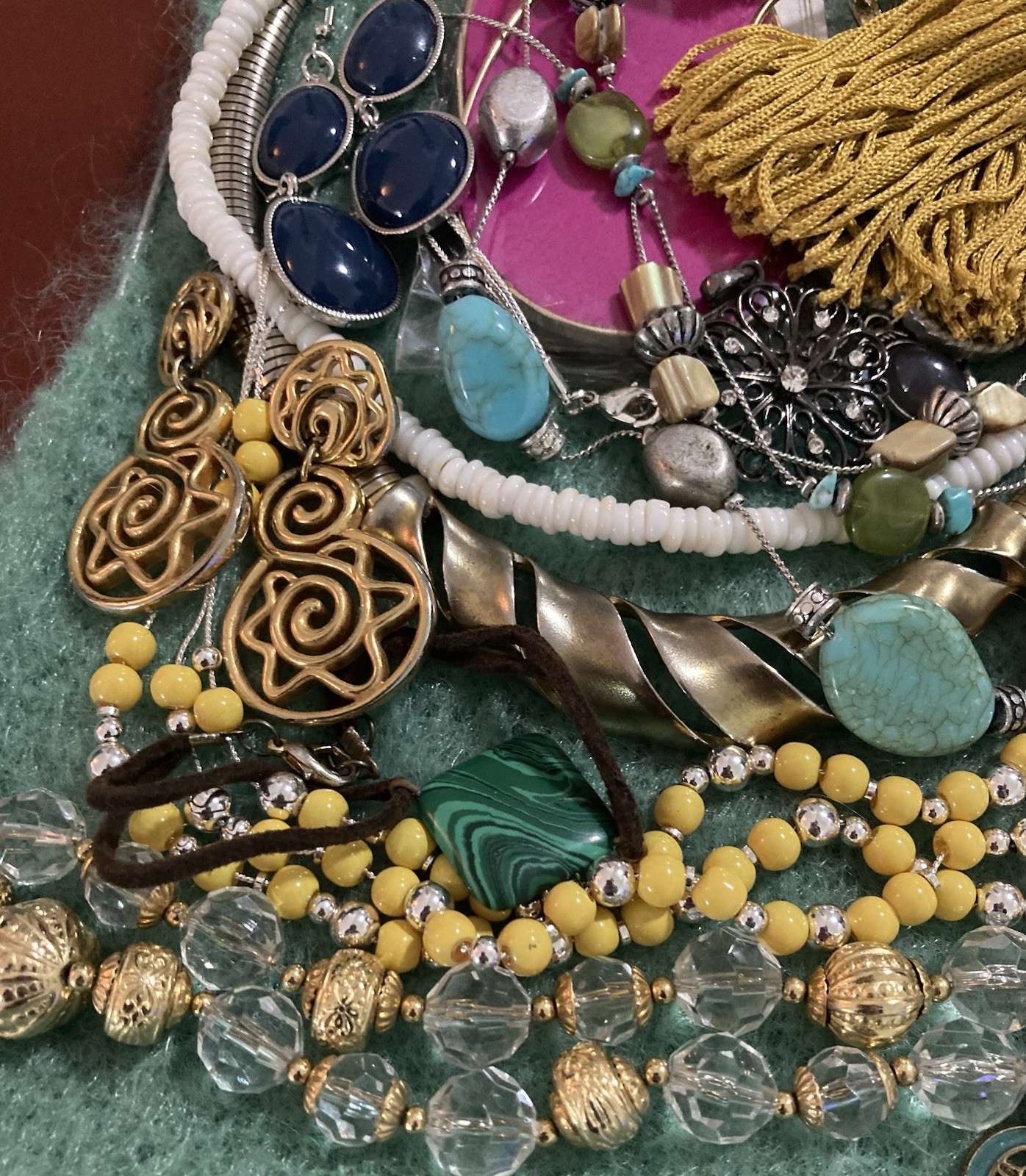 Misc Unbranded Costume Jewelry Lot Bling Faux Stone Enamel Wear Or 4 CRAFT A23C