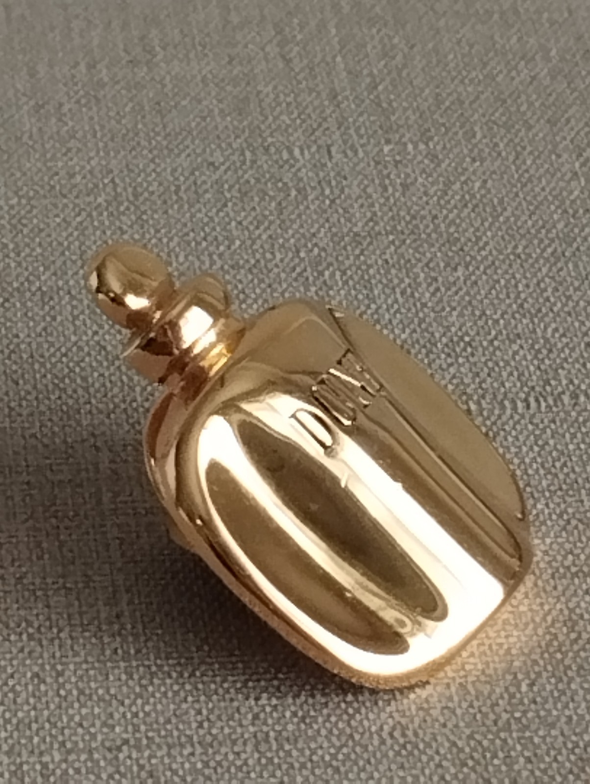 Vintage Christian Dior DUNE Perfume Bottle Gold Tone Novelty Pin Brooch