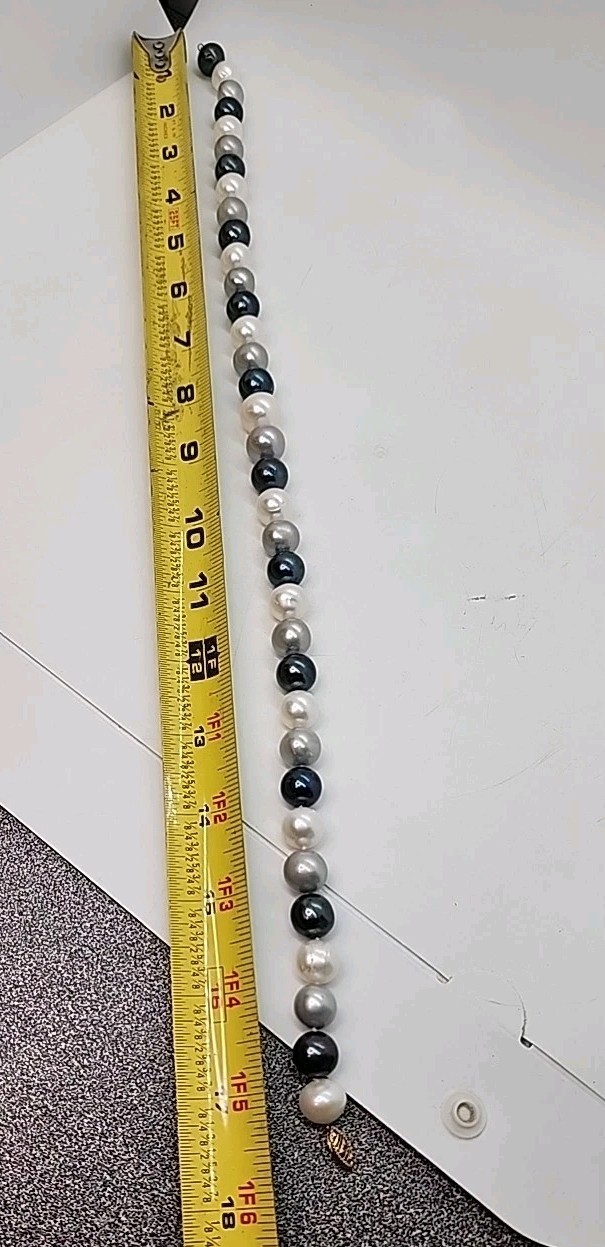 14k Yellow Gold 10mm Natural White, Black & Gray Cult. Freshwater 18″ Necklace