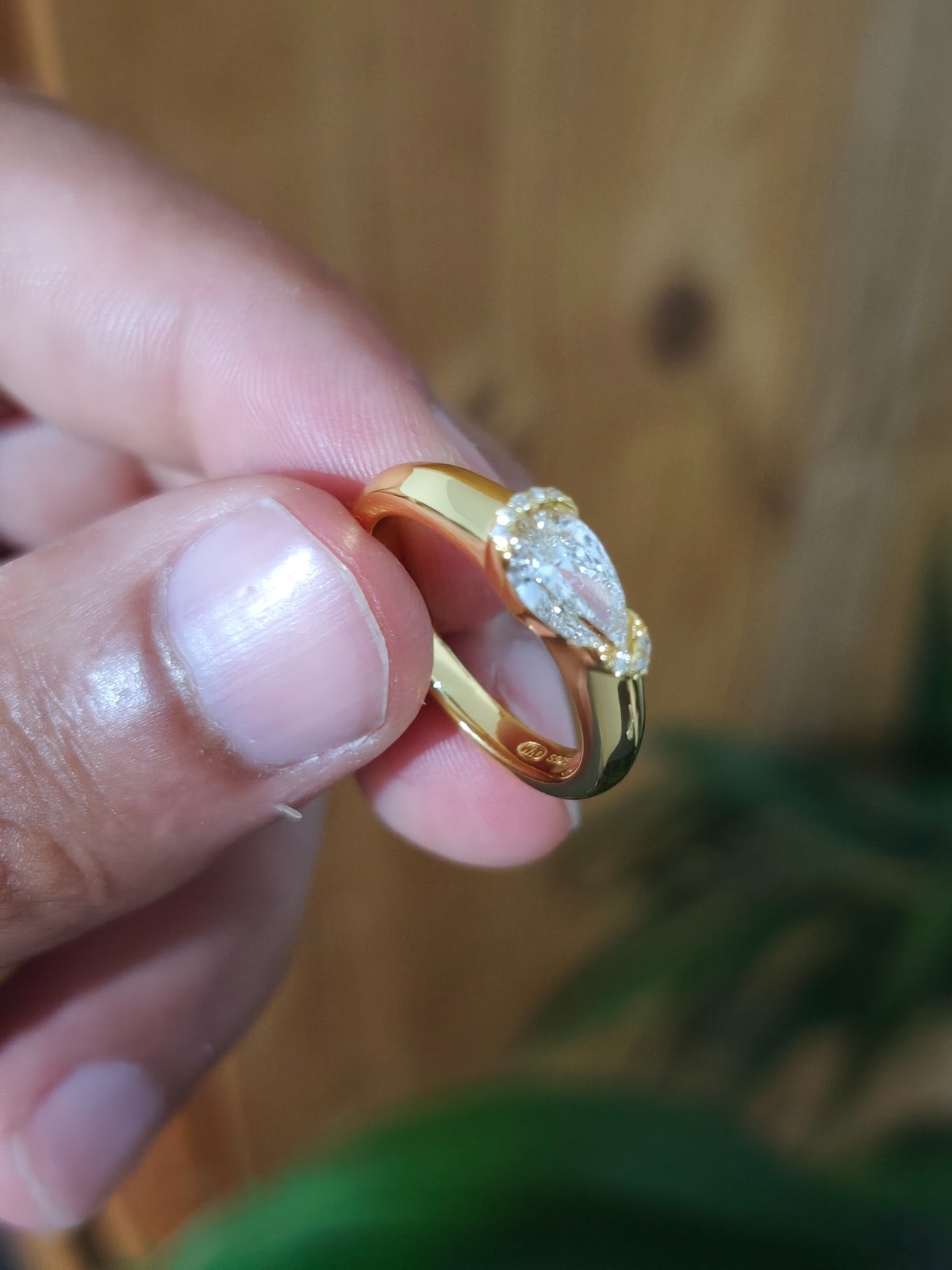 18K Yellow Gold Solitaire Ring 1.01ct Pear Diamond (Brown) IGI Size 5,6,7,8,9,10