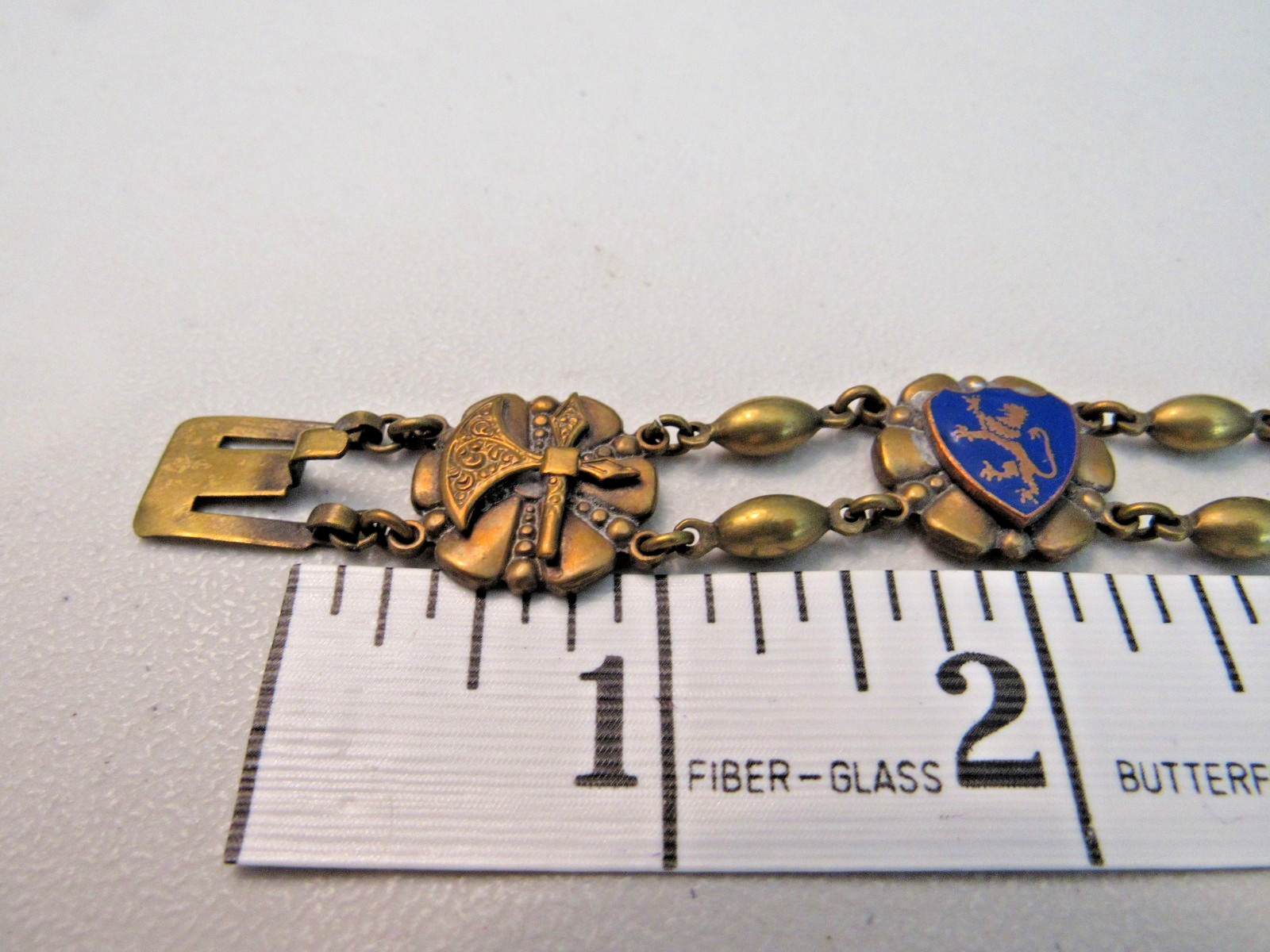 VINTAGE BRASS LION COAT OF ARMS ENAMEL LINK CHARM BRACELET 7 1/2″ FRANCE