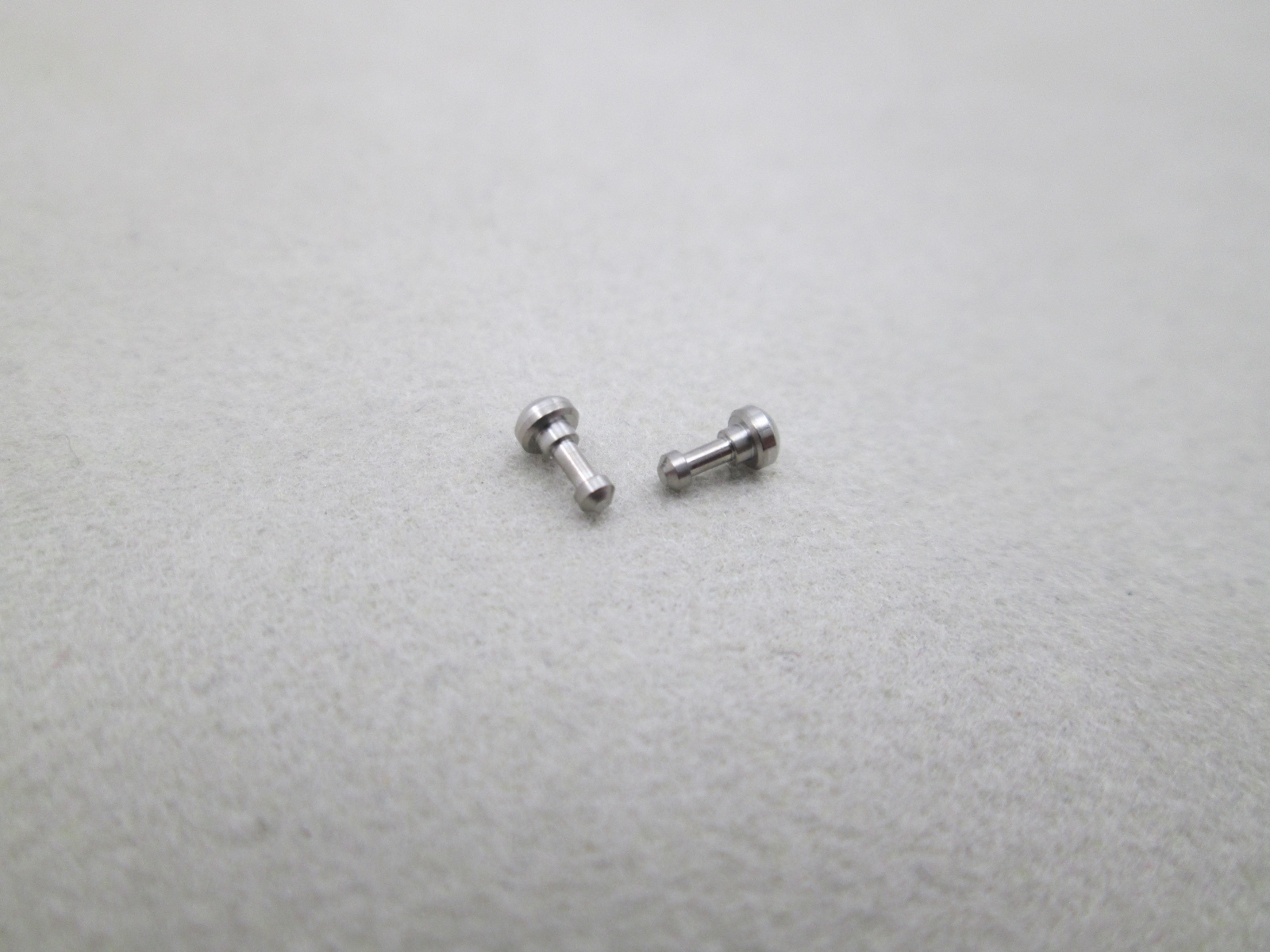 Genuine Casio G-Shock DW9051 DW9051B DW9052 DW9052V DW9400B 2 bezel studs