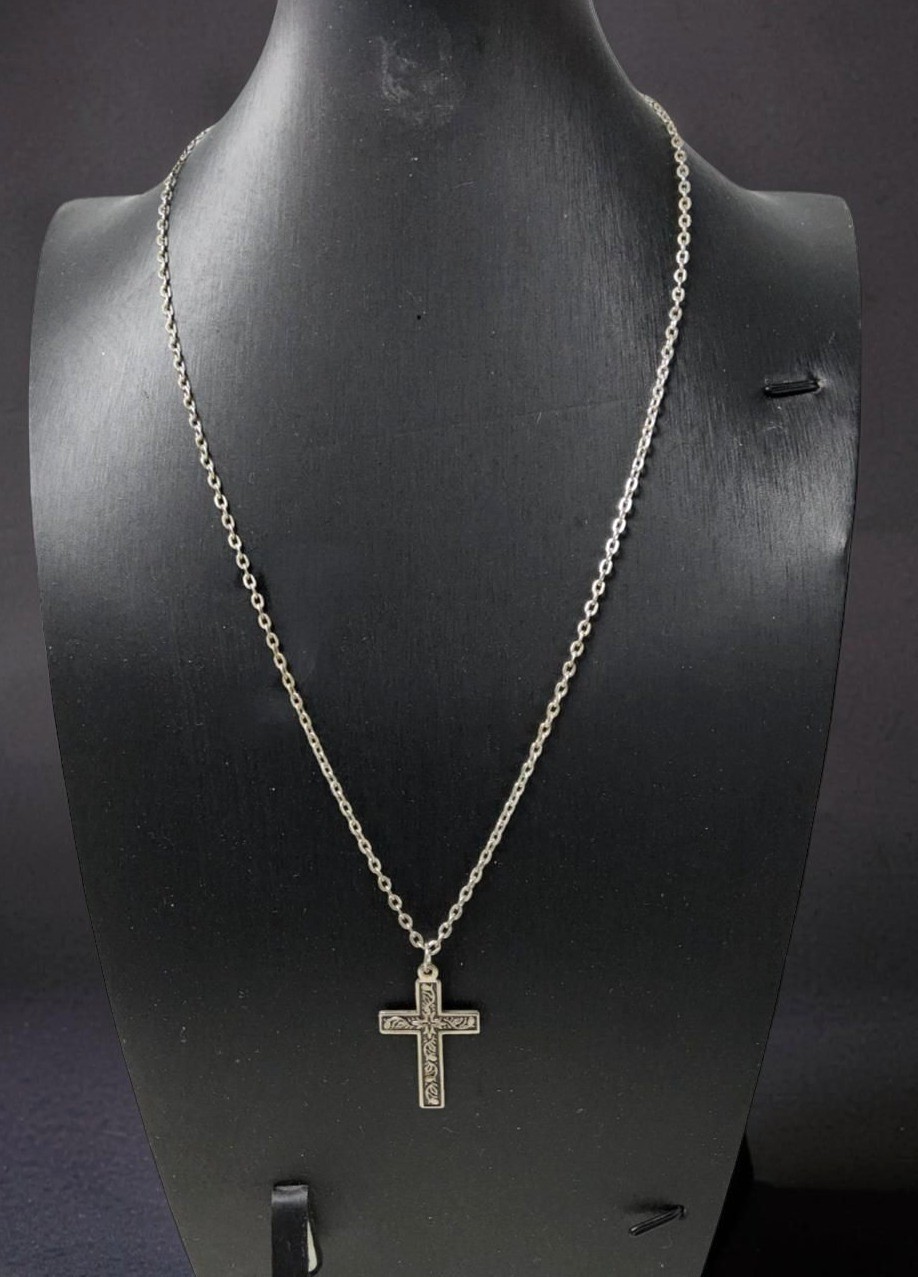 Vintage 10″L Chain Link Necklace W/Swirl Design Cross