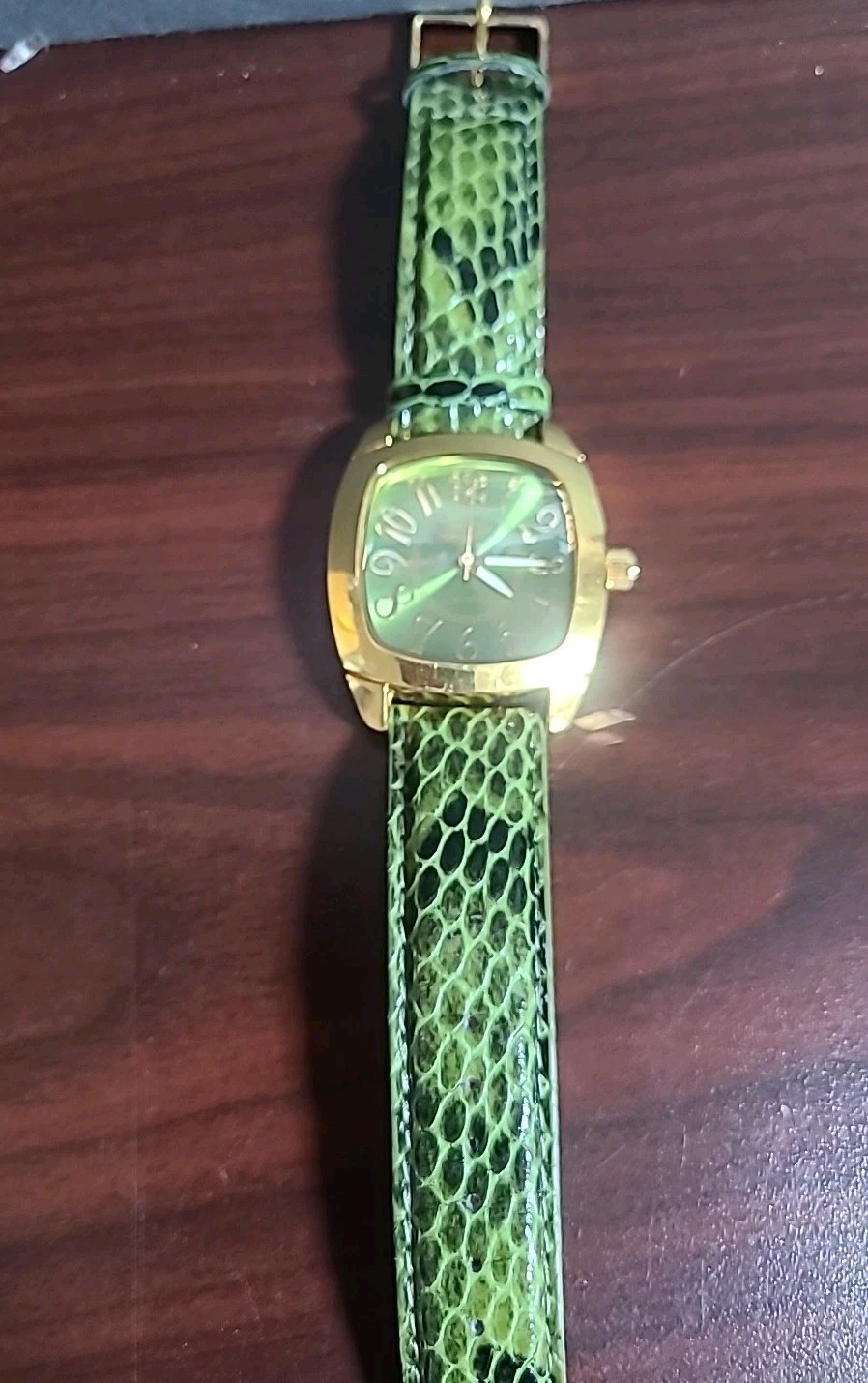Joan Rivers Watch Classics V377 Quartz Japan Movement Large Leather Band