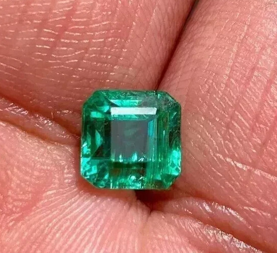 Emerald Asscher Cut Natural Green Colombian 9 Ct EGL Certified Loose Gemstone