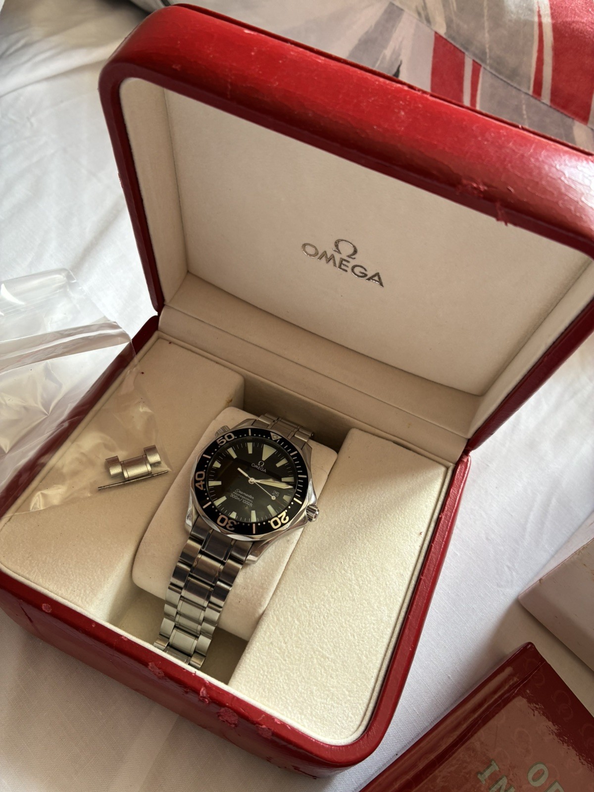 OMEGA Seamaster Pro LARGE 41mm 300m Mens Black Diver ORIGINAL BOX quartz