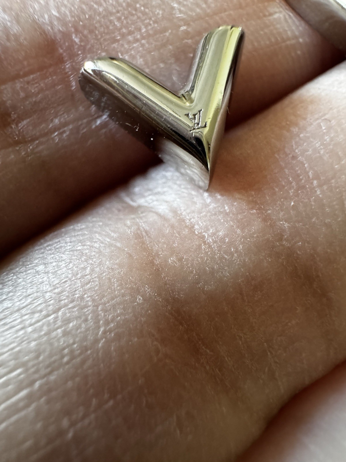 Louis Vuitton Essential V Stud Silver Earrings