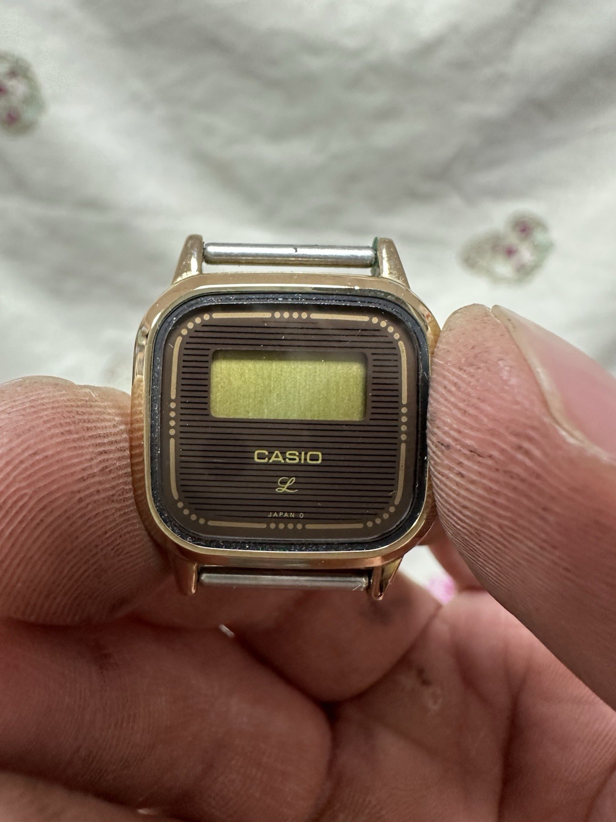 VINTAGE LADIES CASIO WRISTWATCH – 210–LF 140G JAPAN SQUARE DIAL BROWN *As Seen*