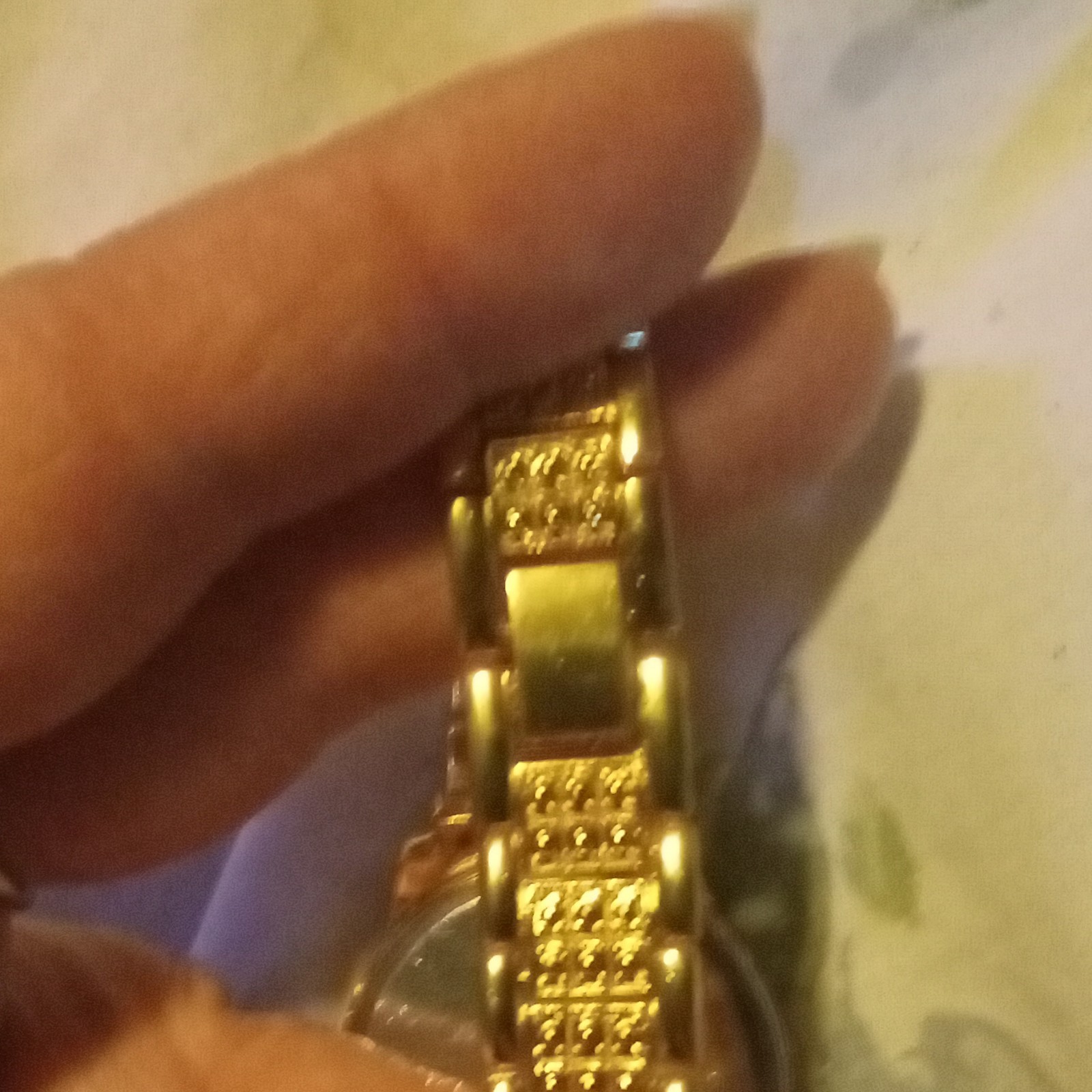 Women’s Dress Round Analog 12-Hour Watch Gold Dial Roman Numerals Crystal Bezel
