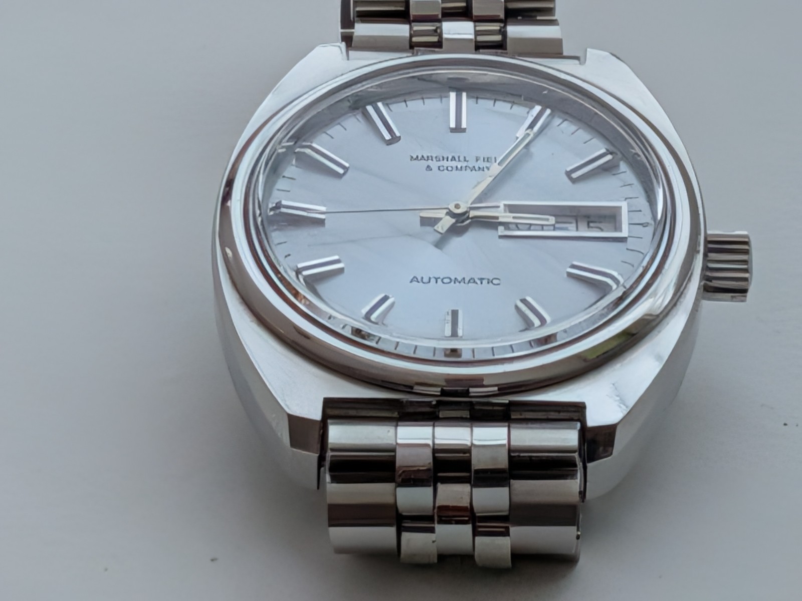 Marshall Field & Company Swiss Made Men’s Automatic Watch Nice! Runs&Looks Great