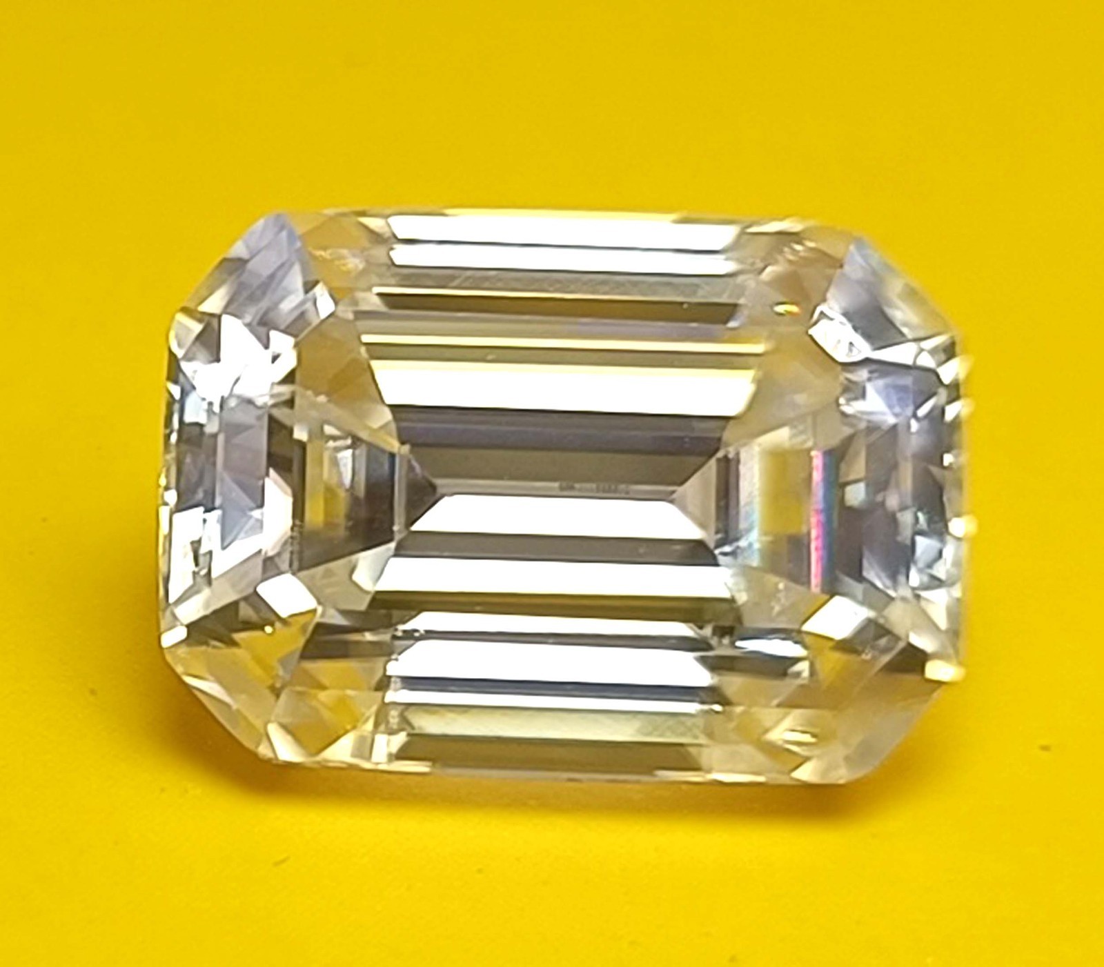 VSSI White Diamond ‘D’ Color 2.4 Ct VVS1 Loose Emerald Cut IGL Loose Gems 5AJU