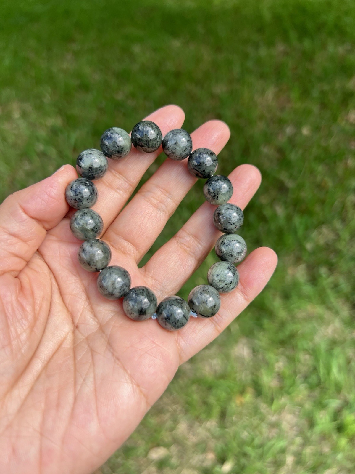 Genuine Qinghua Sesame Nephrite Jade 11.8mm Bead Bracelet H59 1