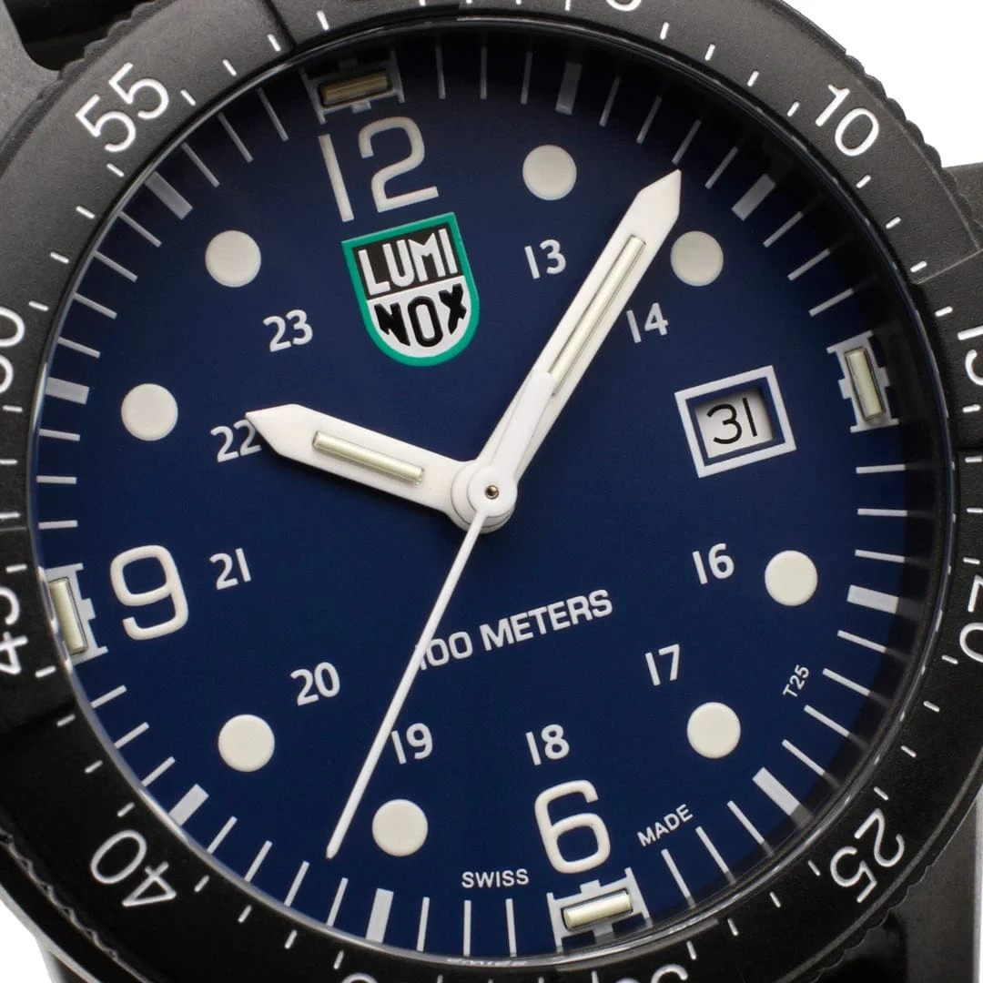 Luminox Men’s Sea Bass CARBONOX Blue Dial Rubber Strap Watch – X2.2003 NEW