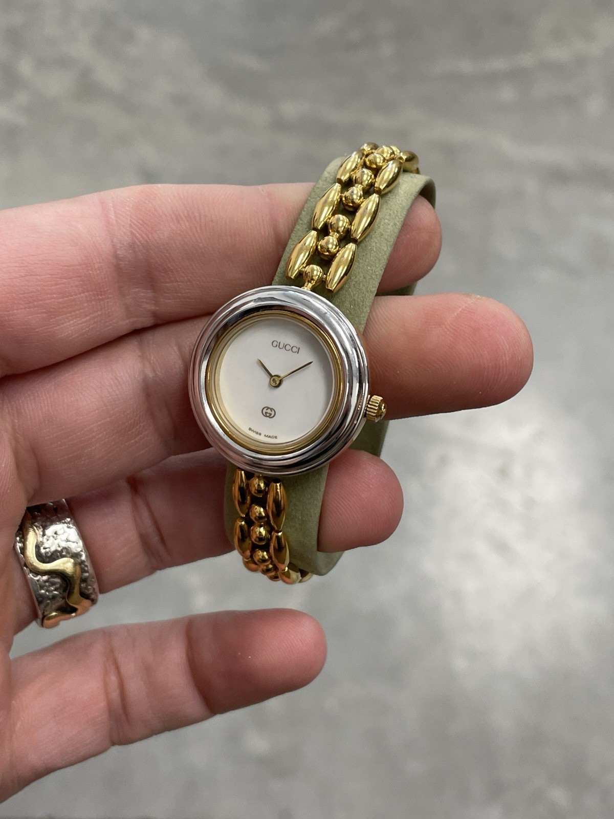 Vintage Gucci 1100-L Bezel Watch – 6 Interchangeable Bezels Box