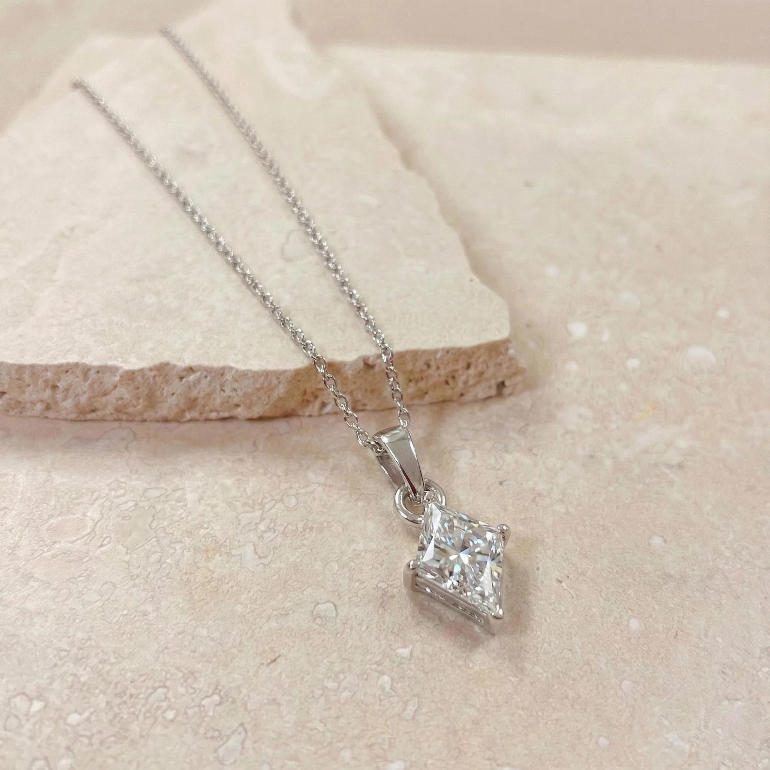 21 Ct Natural Brazilian Kite Shape White Zircon Pendant 925 Silver Gemstone
