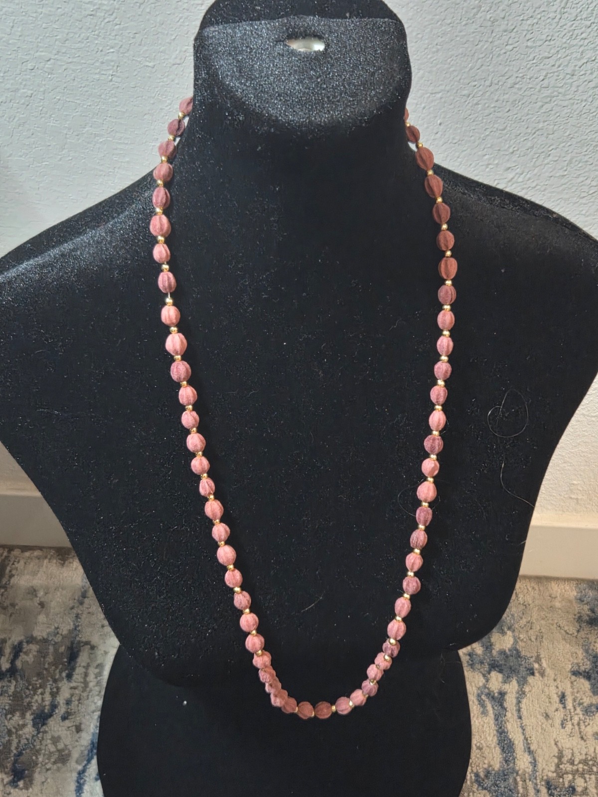 ✨ VTG UNUSUAL & RARE Job’s Tears Mauve Dyed Botanical Seed Bead Necklace 30″ ✨
