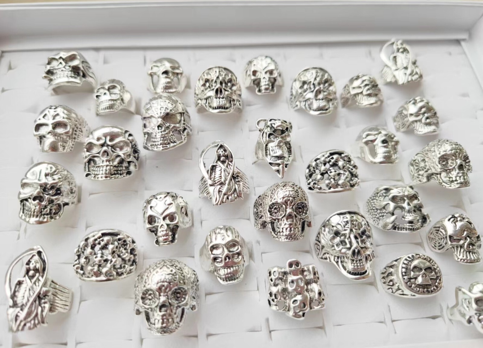 Wholesale 25pcs Mixed Men’s Skull Gothic Biker Rings Top Styles Jewelry Lot