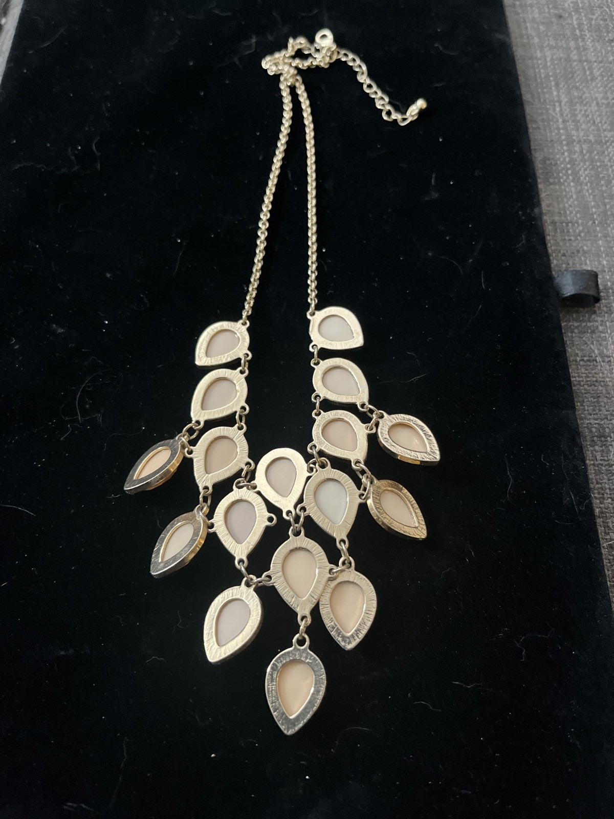 Cream champagne colored acrylic gem statement necklace in gold tone metal