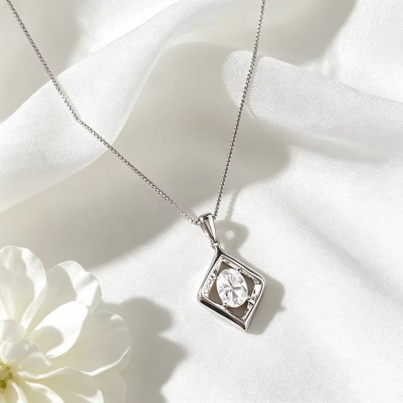 1.5ct Real Oval Cut Moissanite Pendant Necklace 925 Sterling Silver Women Chain